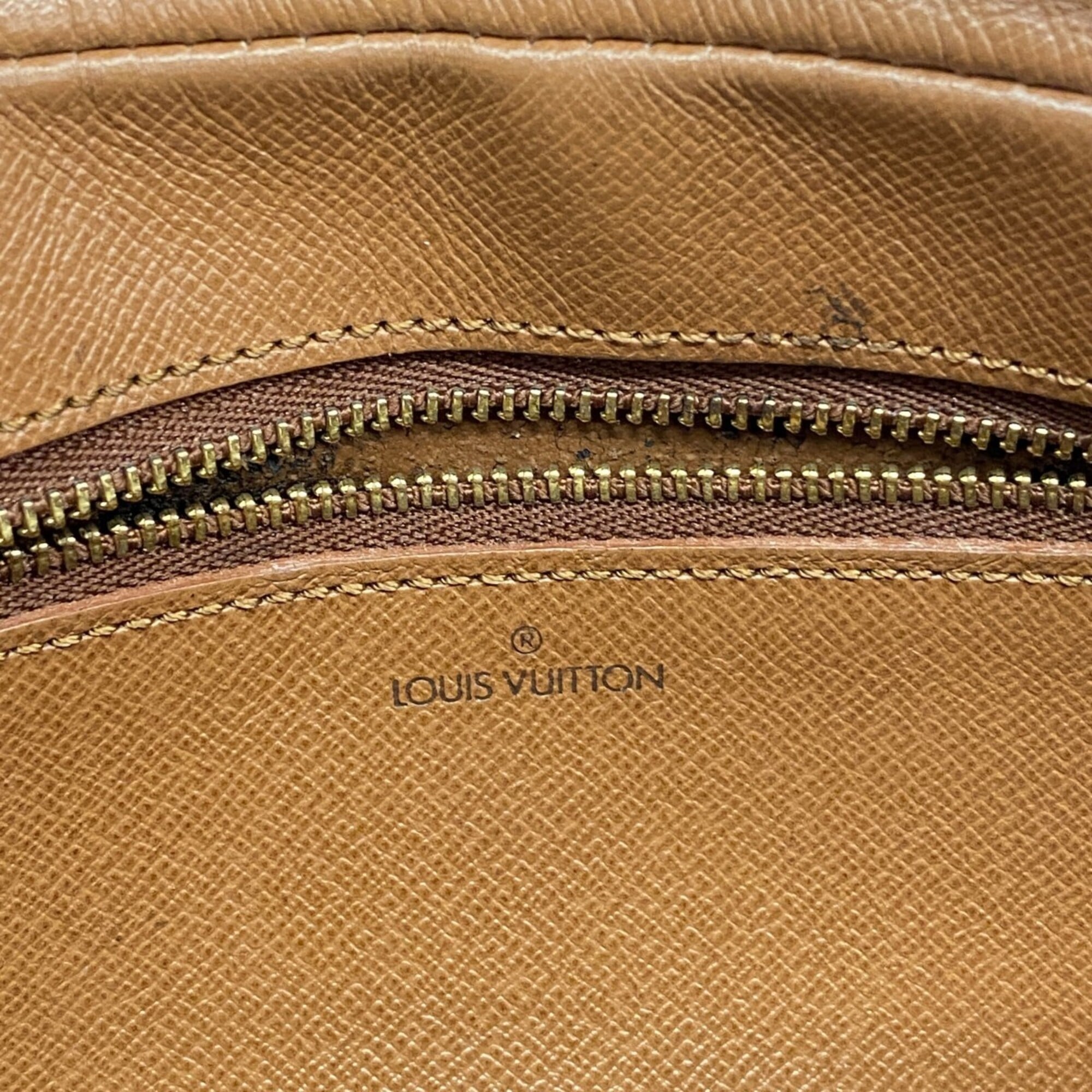 Louis Vuitton Brown Clutch Bag (Pre-Owned)