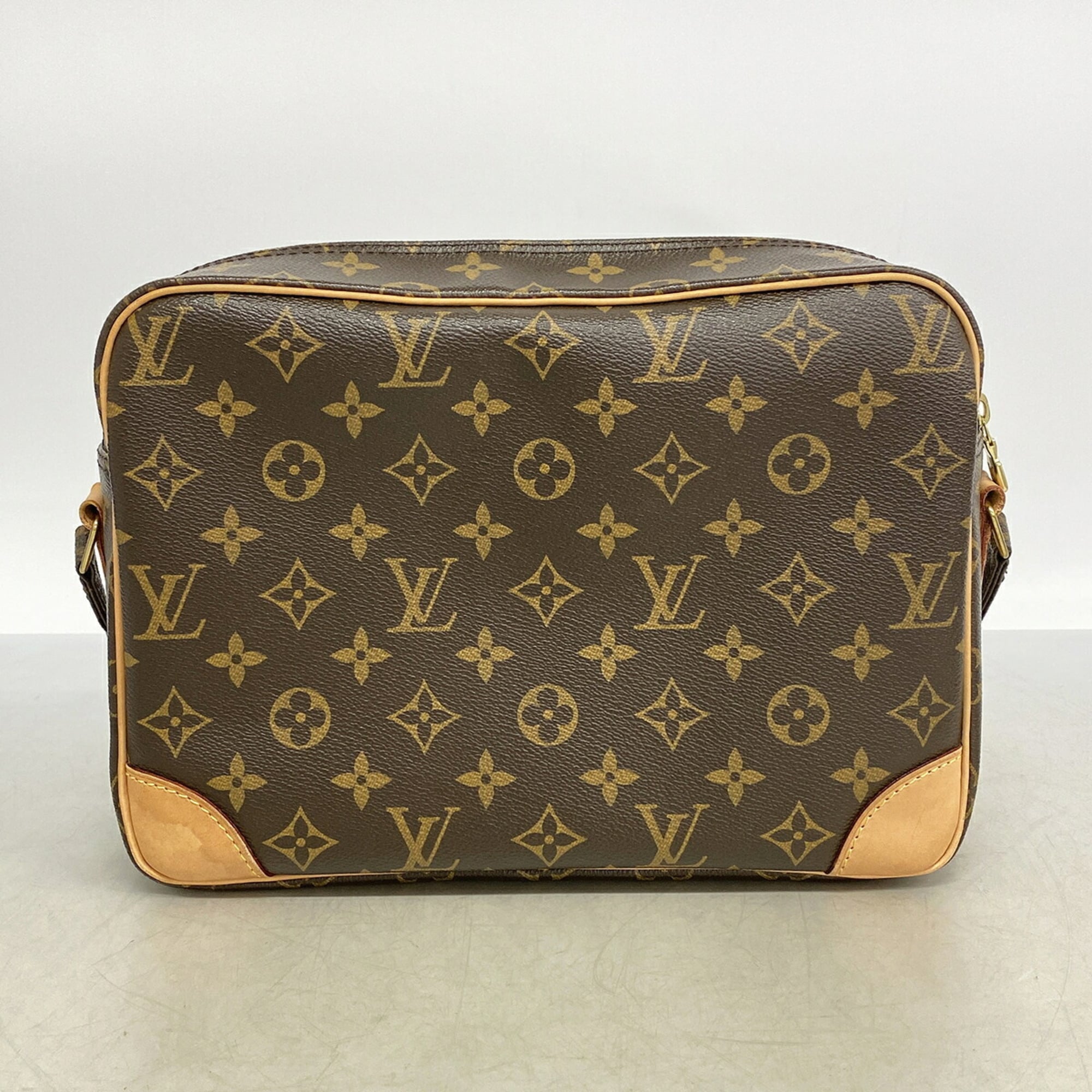 Louis Vuitton Brown Shoulder Bag (Pre-Owned)