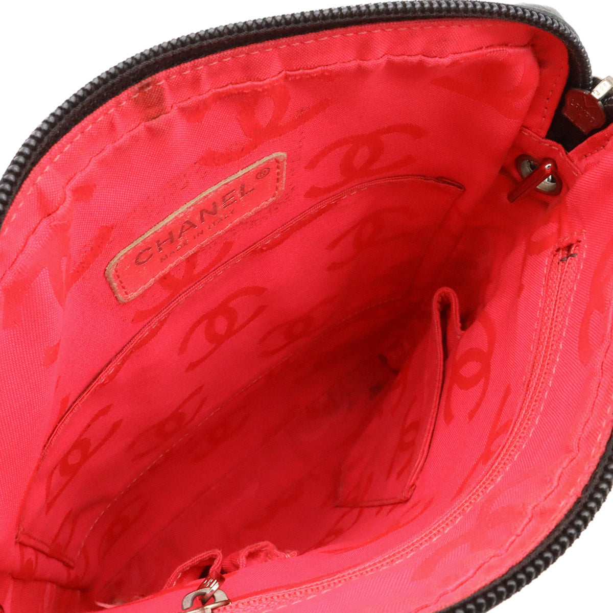Chanel Black White Leather Shoulder Bag (Pre-Owned)