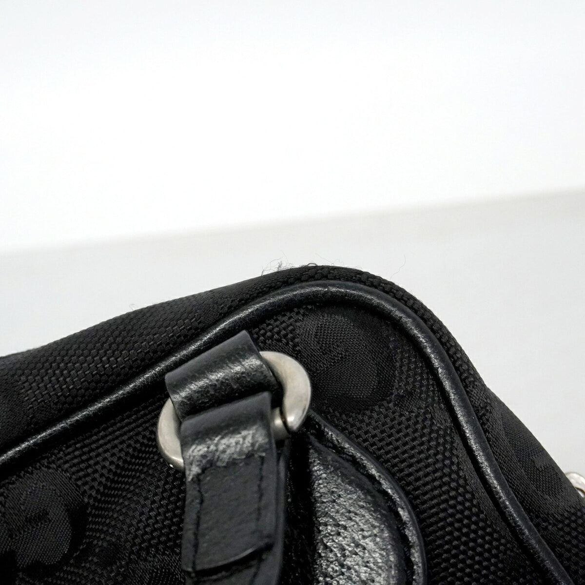 Gucci Black Nylon Handbag (Pre-Owned)