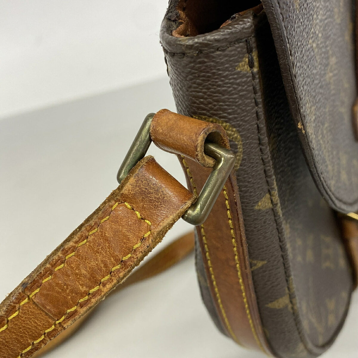 Louis Vuitton Brown Shoulder Bag (Pre-Owned)