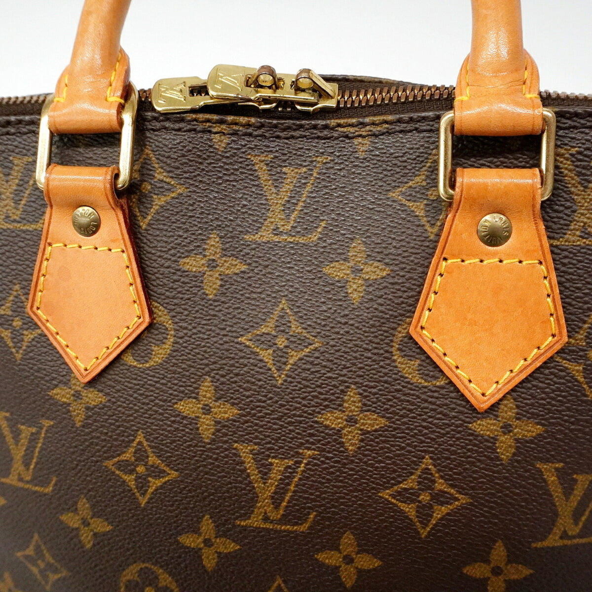 Louis Vuitton Brown Handbag (Pre-Owned)