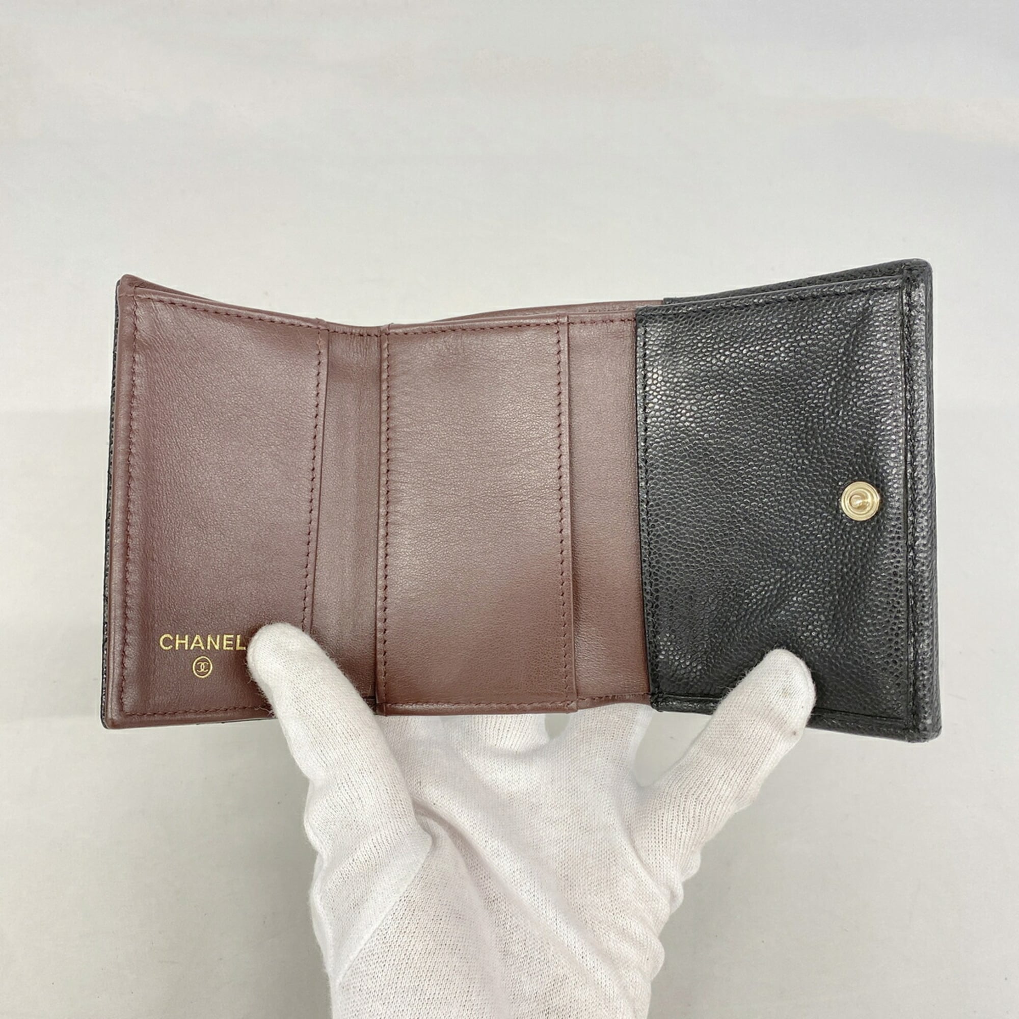 Chanel Black Grained Calfskin Wallet (Tri-Fold) (Pre-Owned)
