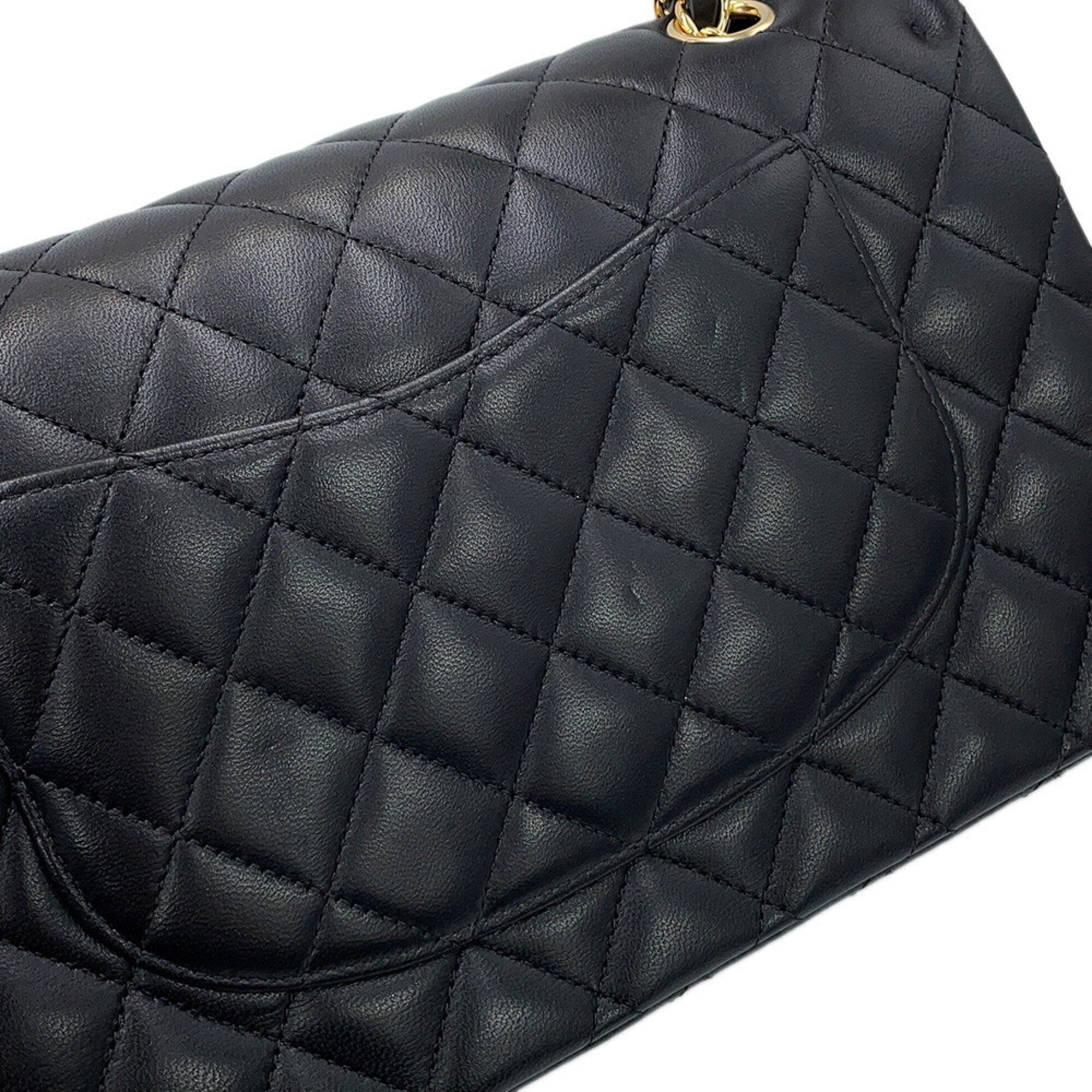 Chanel Black Leather Handbag Shoulder Bag (Pre-Owned)
