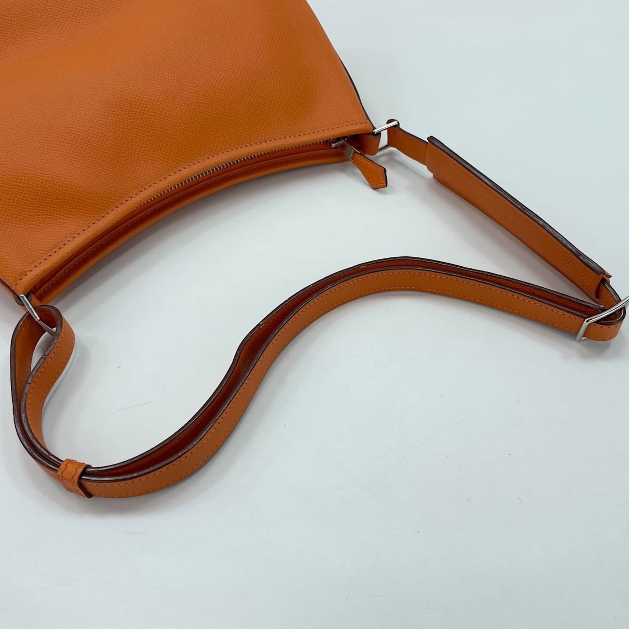 Hermes Orange Shoulder Bag (Pre-Owned)