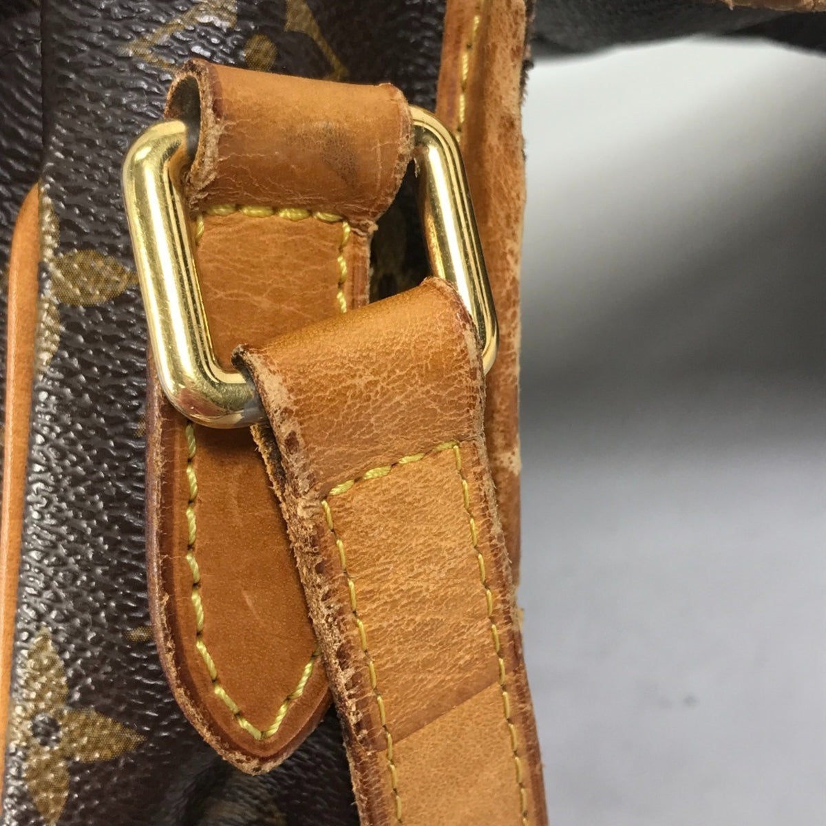 Louis Vuitton Brown Monogram Shoulder Bag (Pre-Owned)
