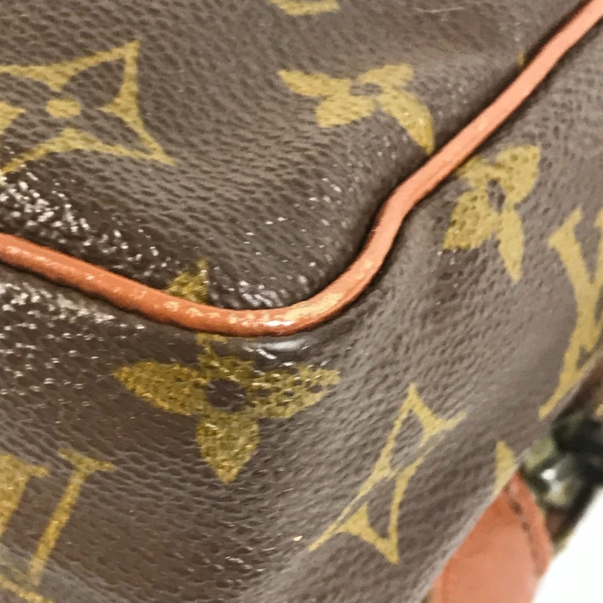Louis Vuitton Brown Monogram Pochette Shoulder Bag (Pre-Owned)