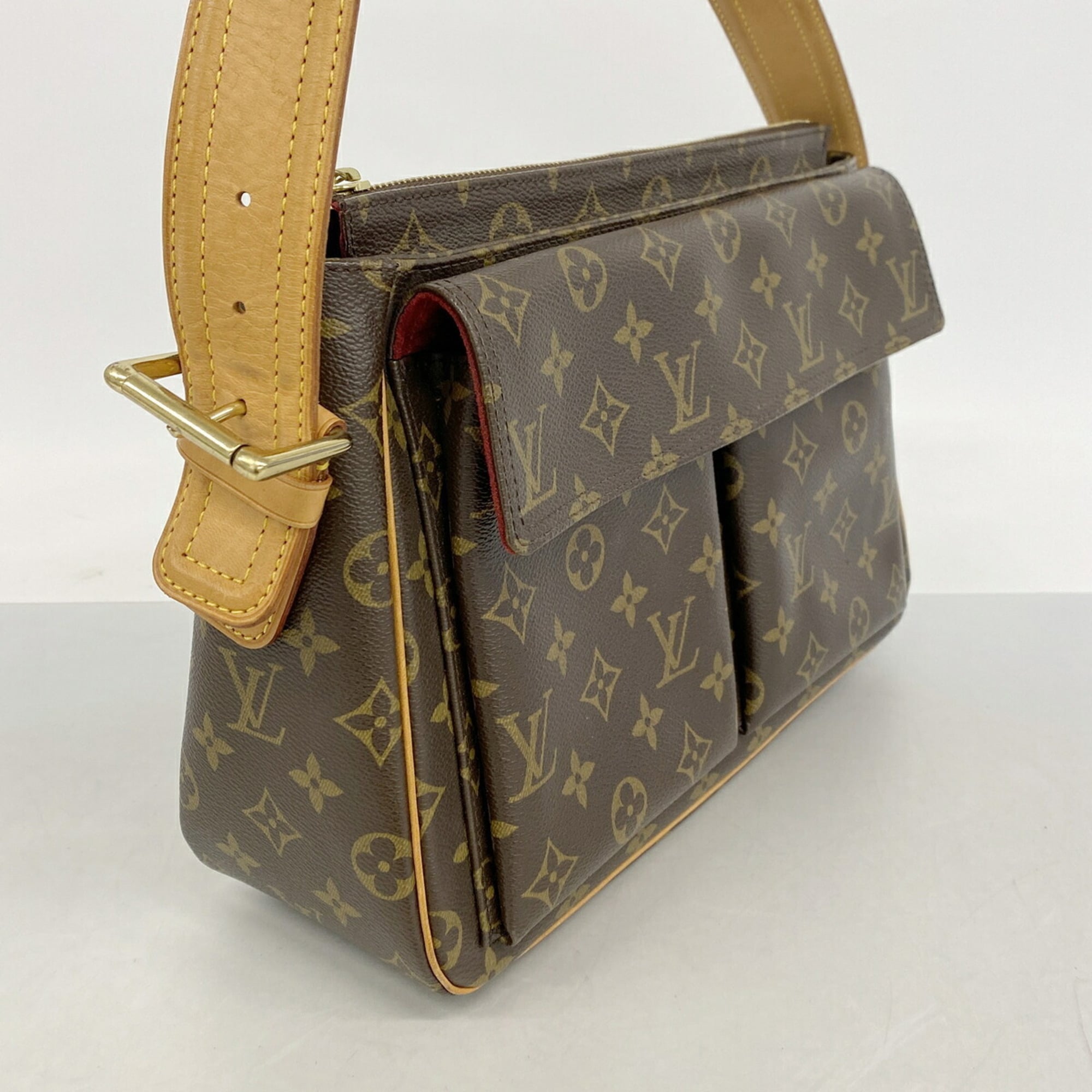 Louis Vuitton Brown Shoulder Bag (Pre-Owned)