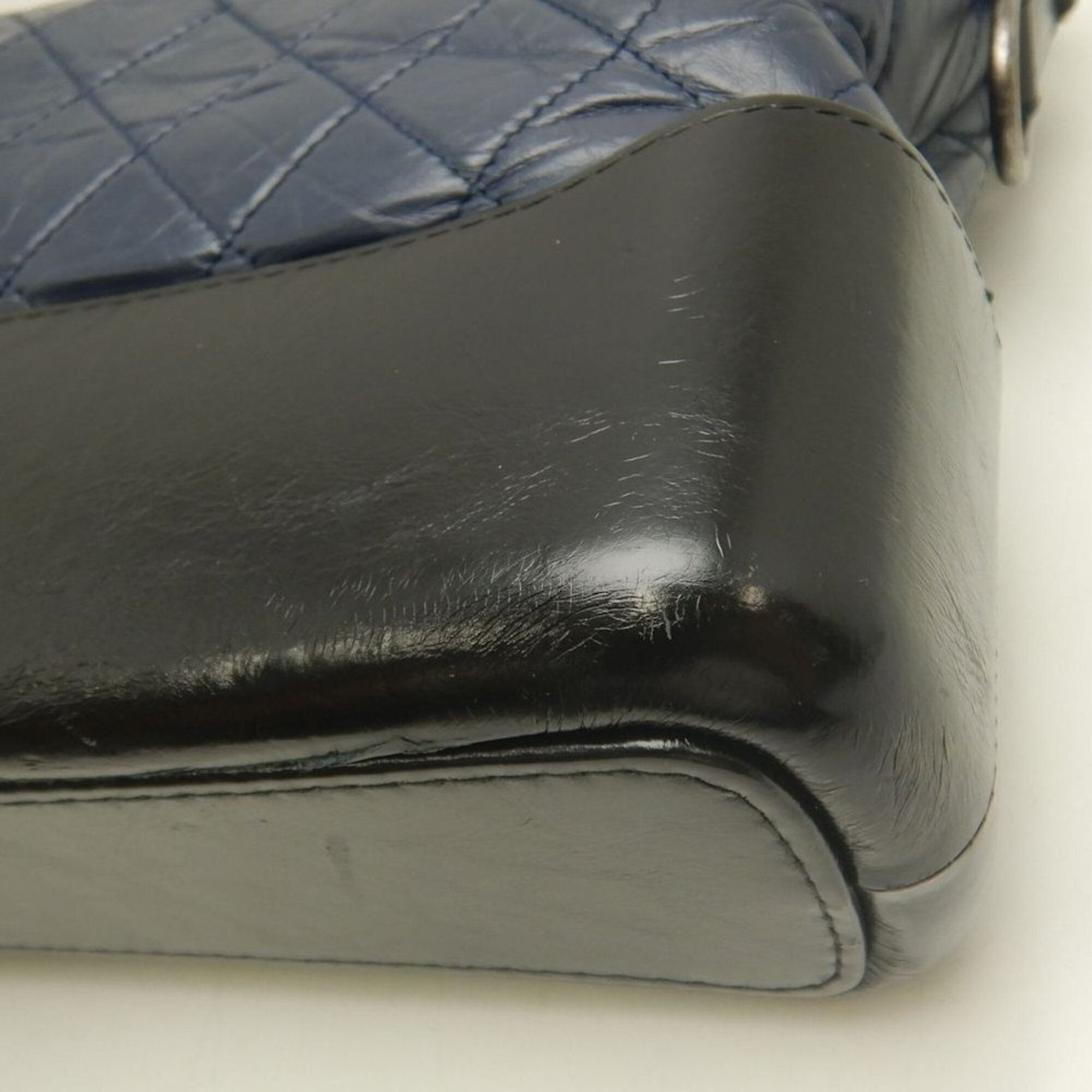 Chanel Black Navy Leather Shoulder Bag (Pre-Owned)