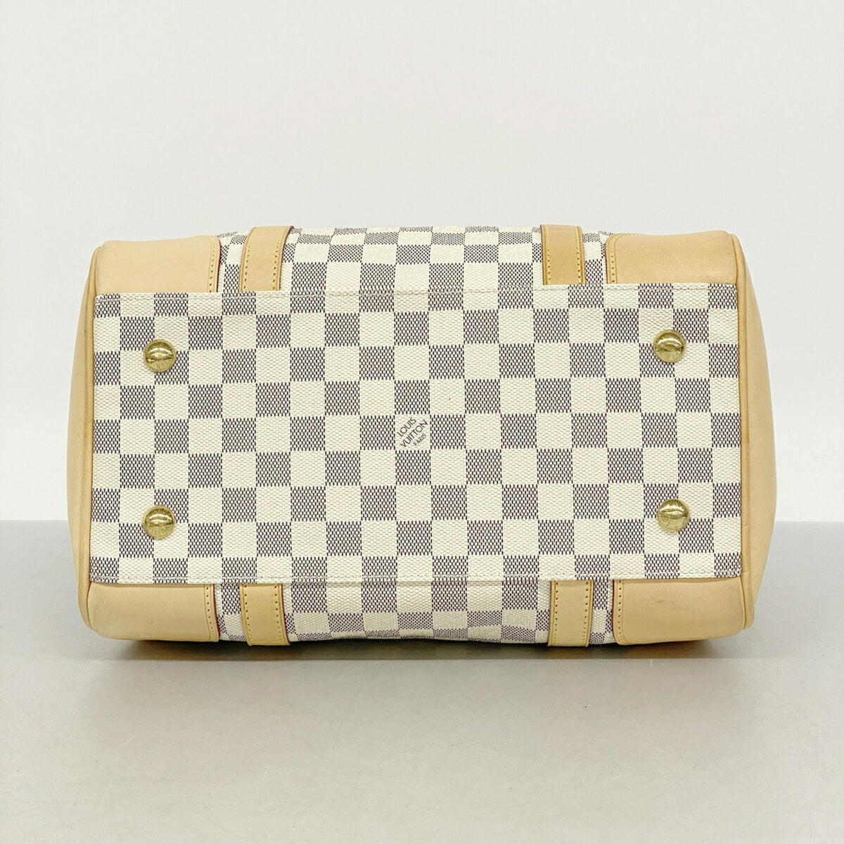 Louis Vuitton White Handbag (Pre-Owned)
