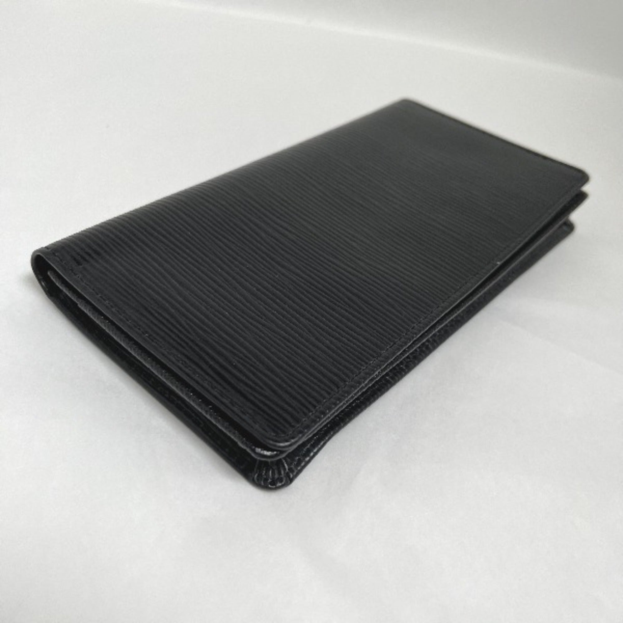 Louis Vuitton Epi Noir Epi Leather Long Wallet (Bi-Fold) (Pre-Owned)