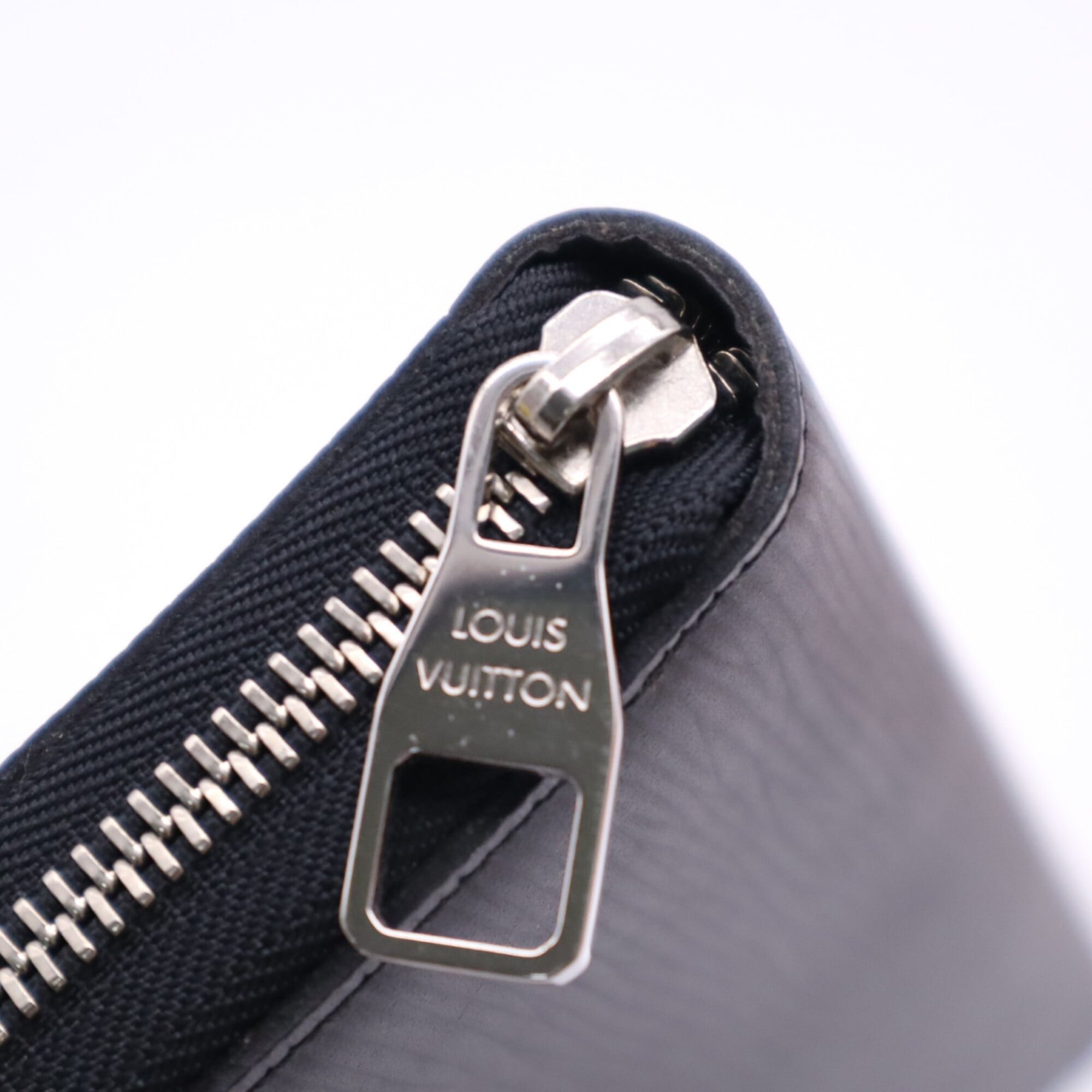 Louis Vuitton Epi Black Noir Leather Long Wallet (Bi-Fold) (Pre-Owned)