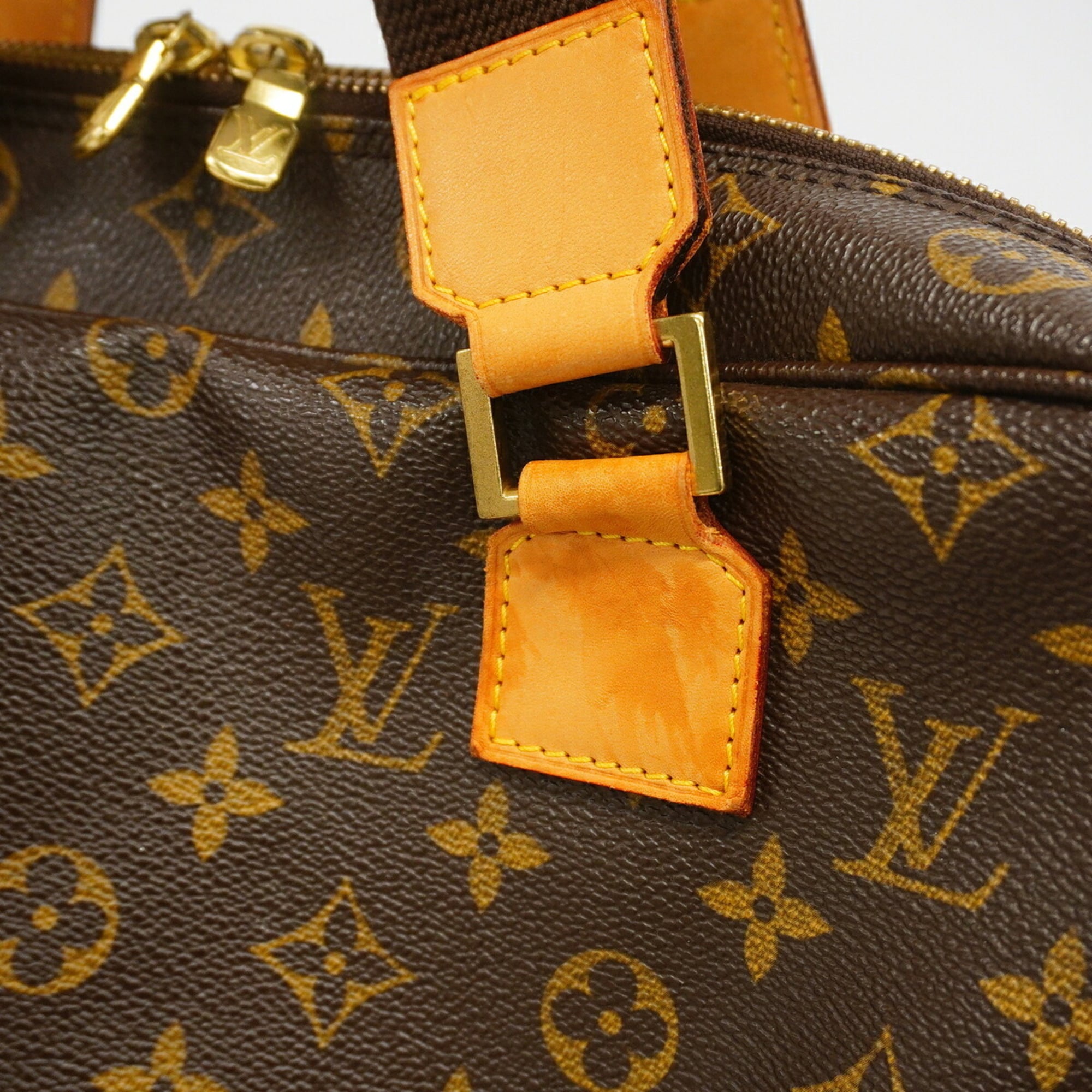 Louis Vuitton Brown Handbag (Pre-Owned)