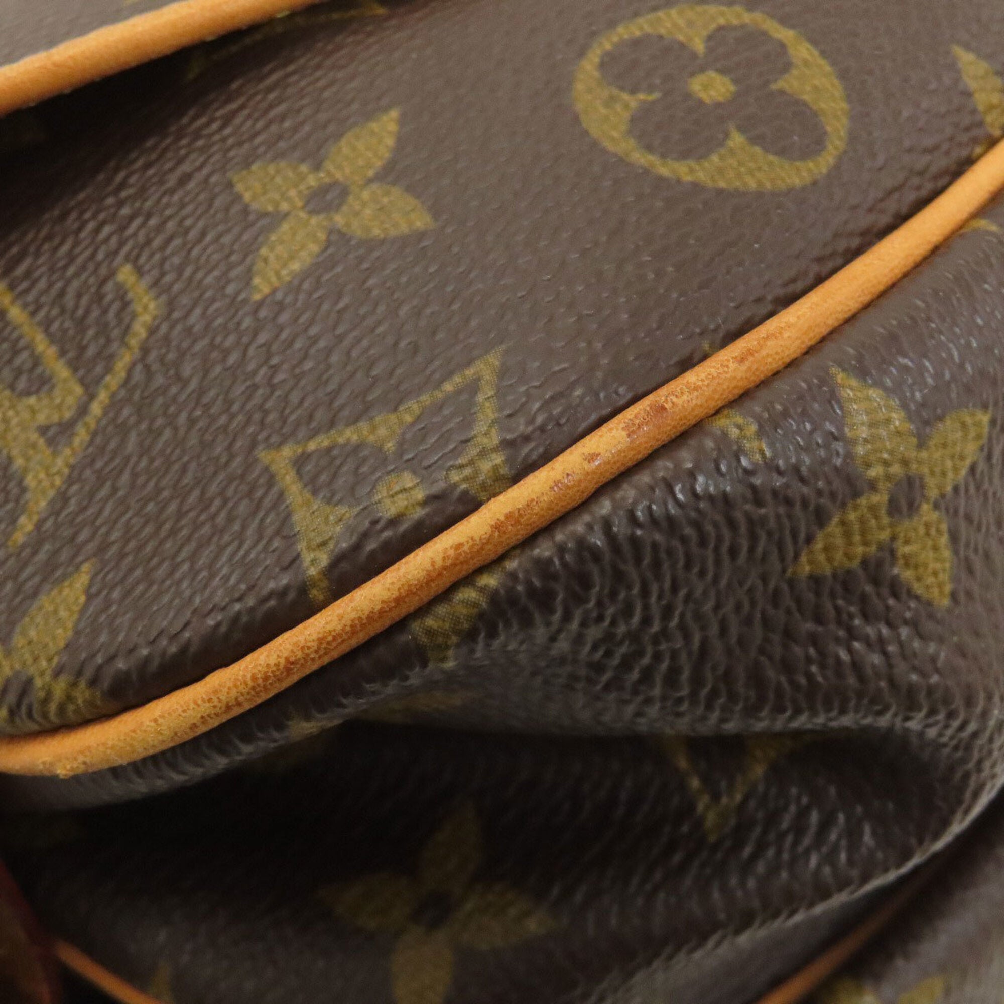 Louis Vuitton Monogram Monogram Shoulder Bag (Pre-Owned)