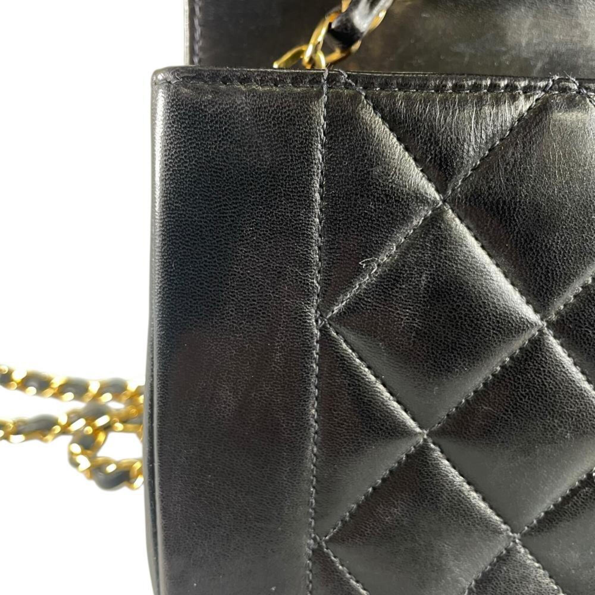 Chanel Black Leather Shoulder Bag (Pre-Owned)