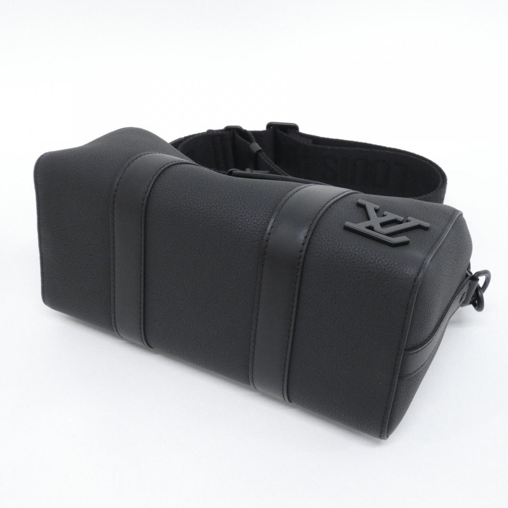 Louis Vuitton Black Leather Shoulder Bag (Pre-Owned)