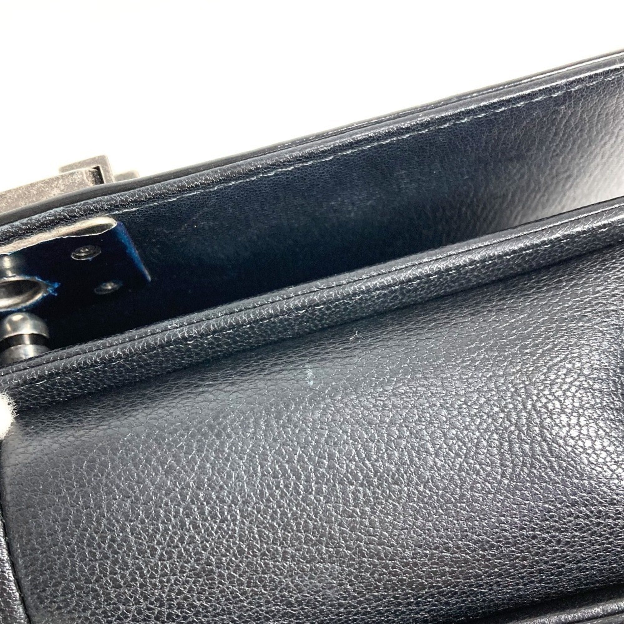 Chanel Matelasse Black Grained Calfskin Shoulder Bag (Pre-Owned)