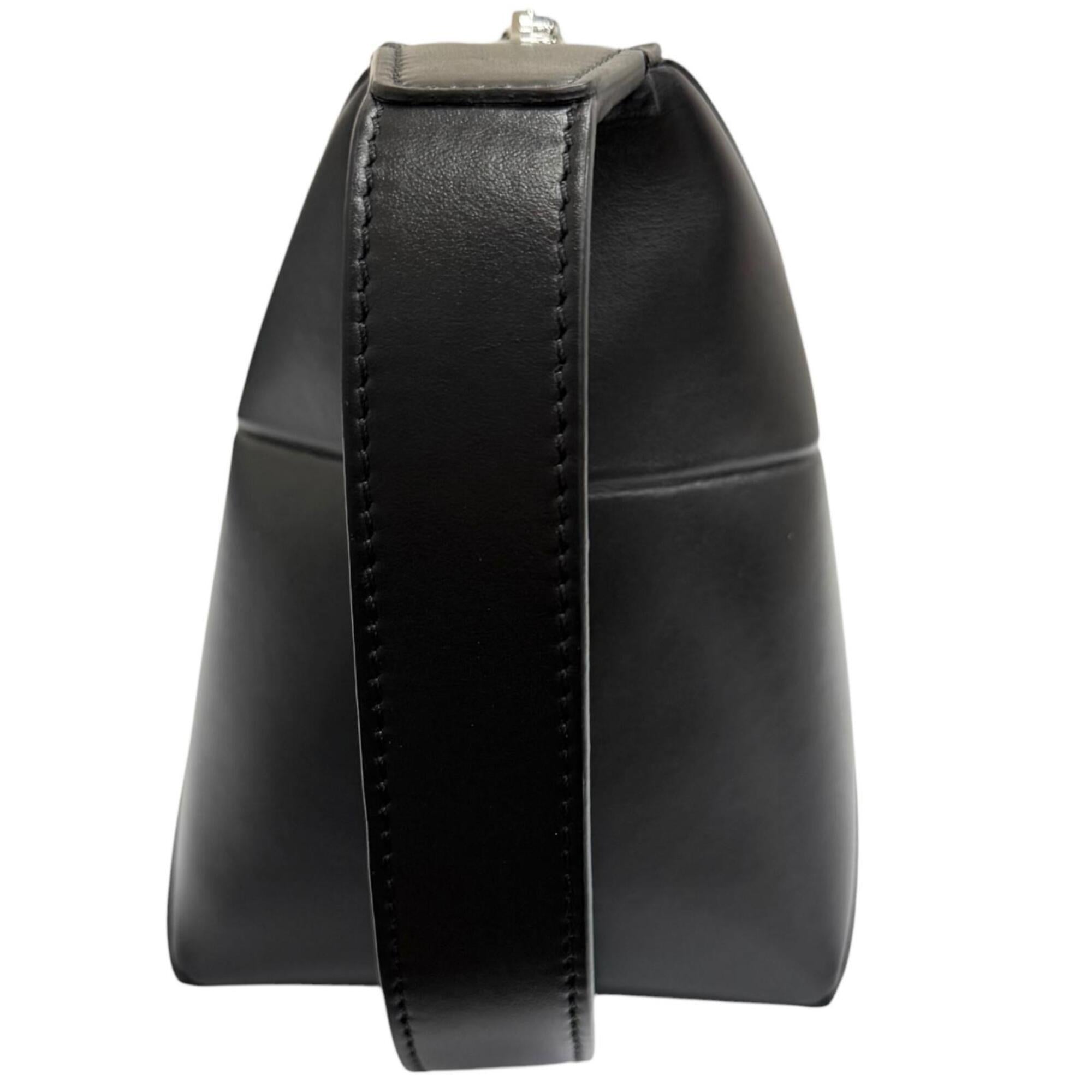 Loewe Black Clutch Bag (Pre-Owned)