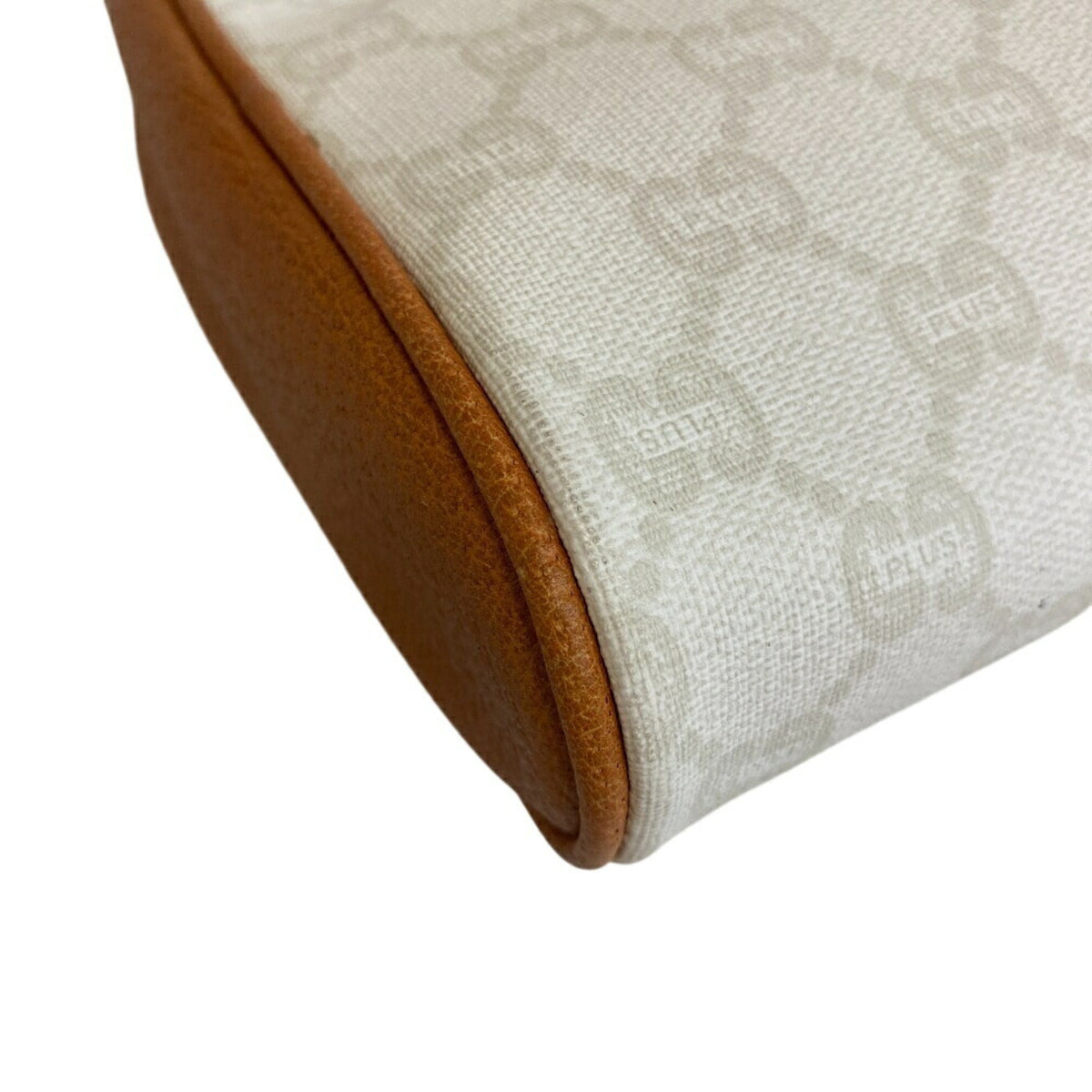 Gucci Gg Plus White Pvc Clutch Bag (Pre-Owned)