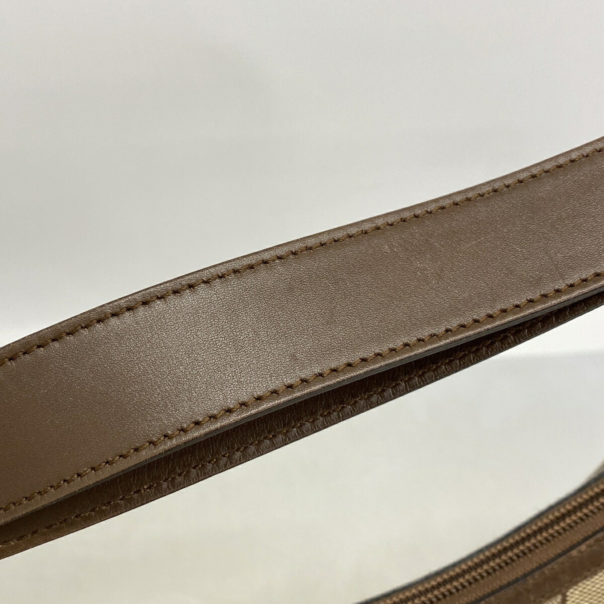 Gucci Beige Canvas Shoulder Bag (Pre-Owned)