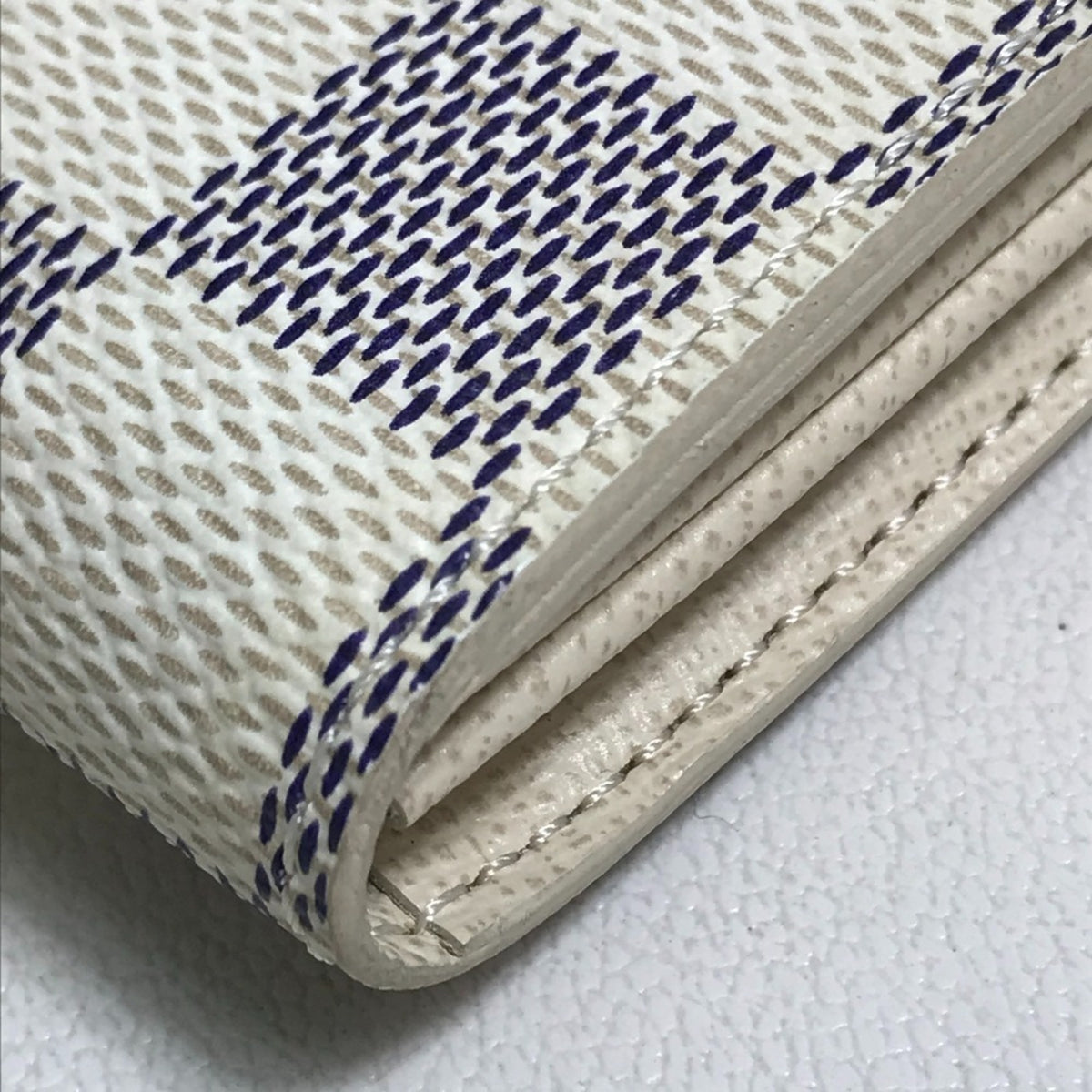 Louis Vuitton Damier Azur Damier Azur White Damier Azur Long Wallet (Bi-Fold) (Pre-Owned)