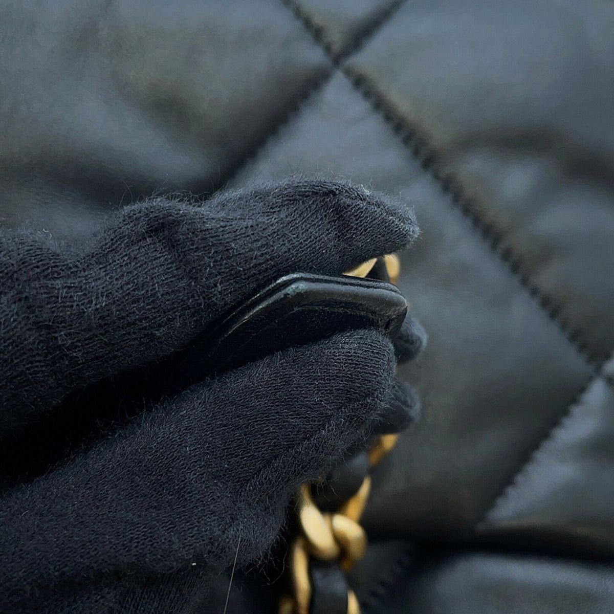 Chanel Black Leather Handbag Shoulder Bag (Pre-Owned)