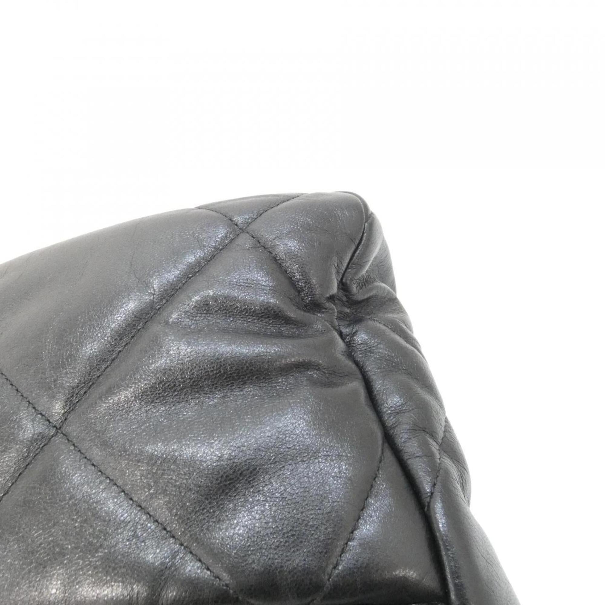 Chanel Black Leather Shoulder Bag (Pre-Owned)