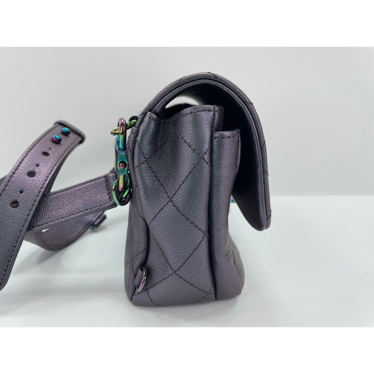 Chanel Purple Shoulder Bag (Pre-Owned)