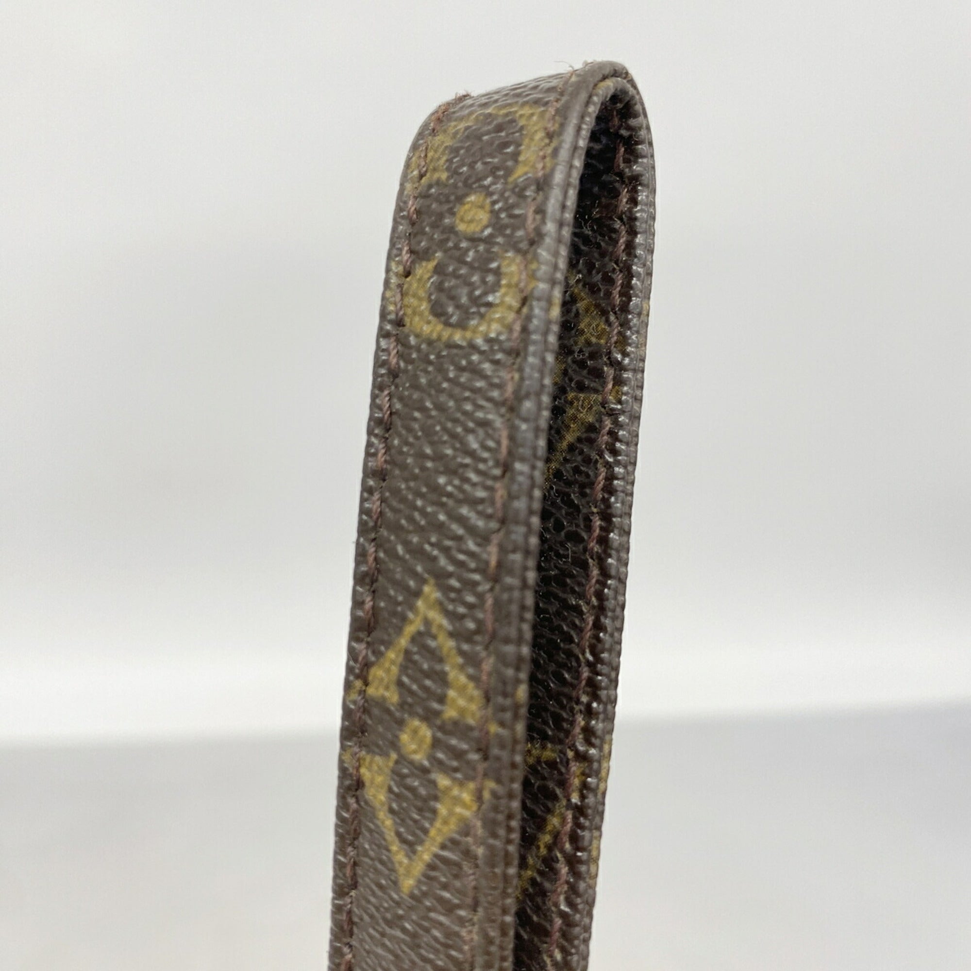Louis Vuitton Brown Clutch Bag (Pre-Owned)