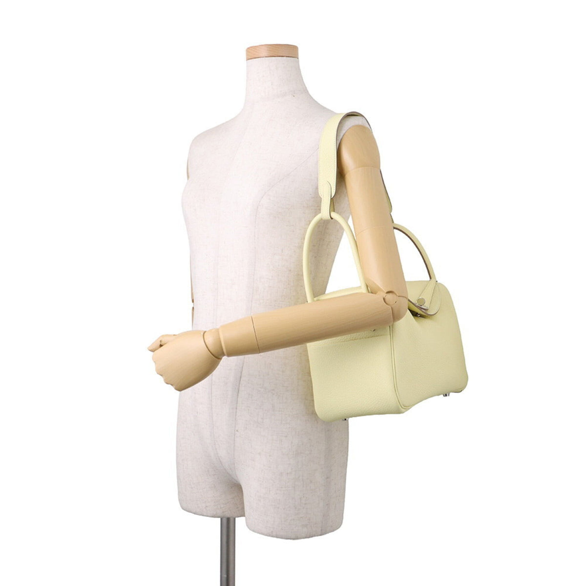Hermes Cream Taurillon Clemence Leather Handbag (Pre-Owned)