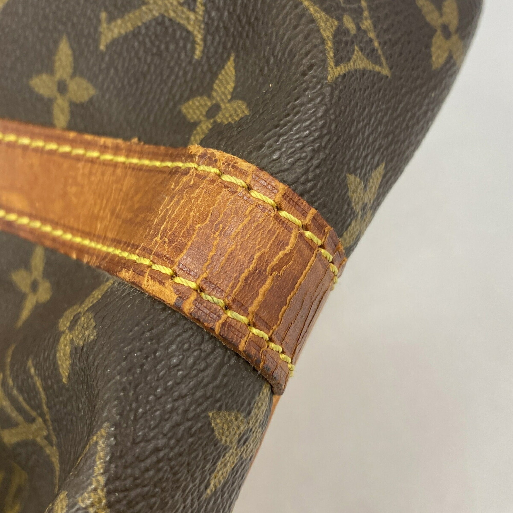 Louis Vuitton Brown Shoulder Bag (Pre-Owned)