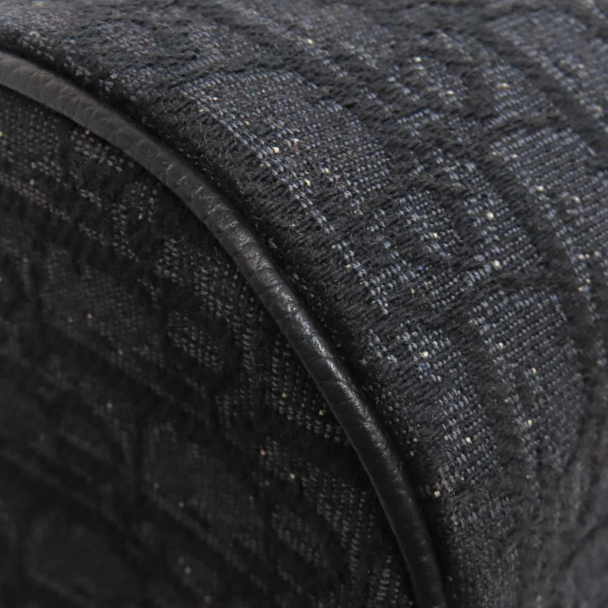 Christian Dior Black Canvas Shoulder Bag (Pre-Owned)