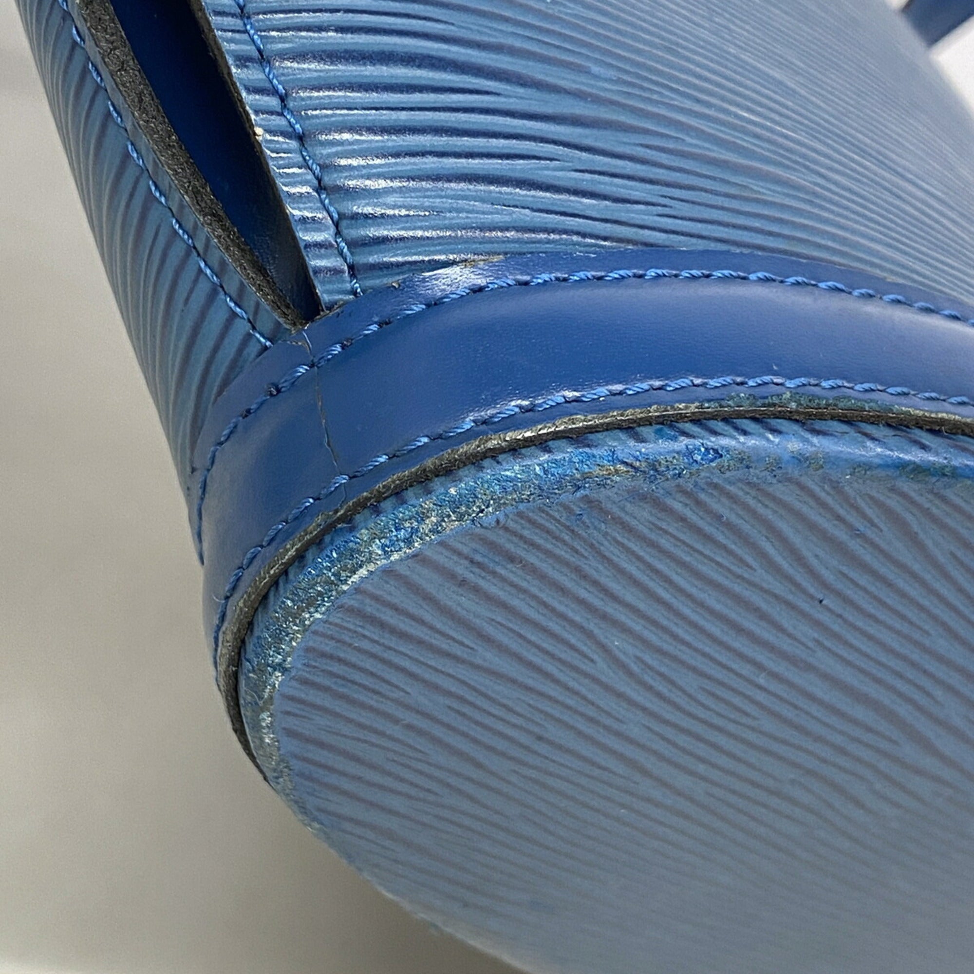 Louis Vuitton Toledo Blue Shoulder Bag (Pre-Owned)