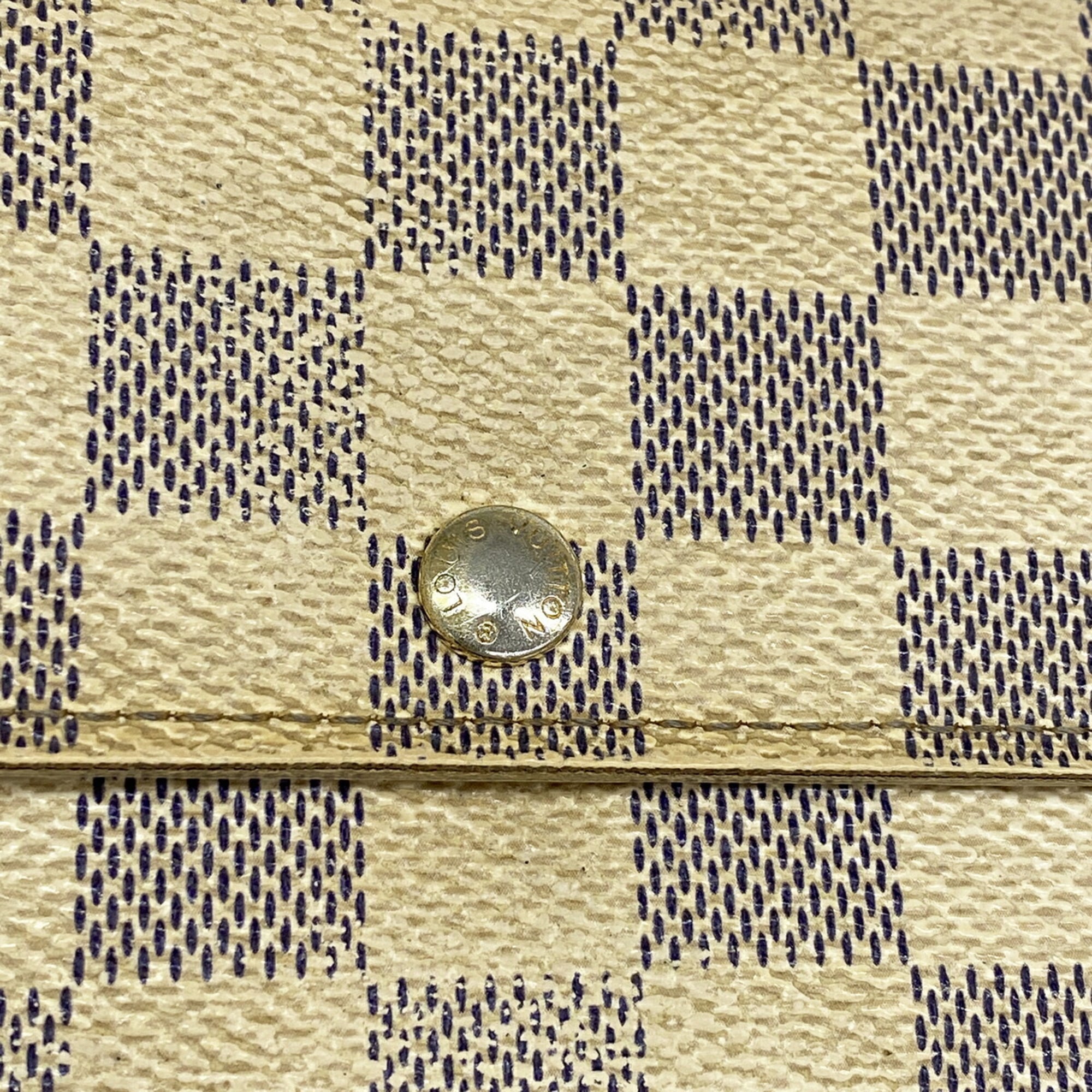 Louis Vuitton White Long Wallet (Bi-Fold) (Pre-Owned)