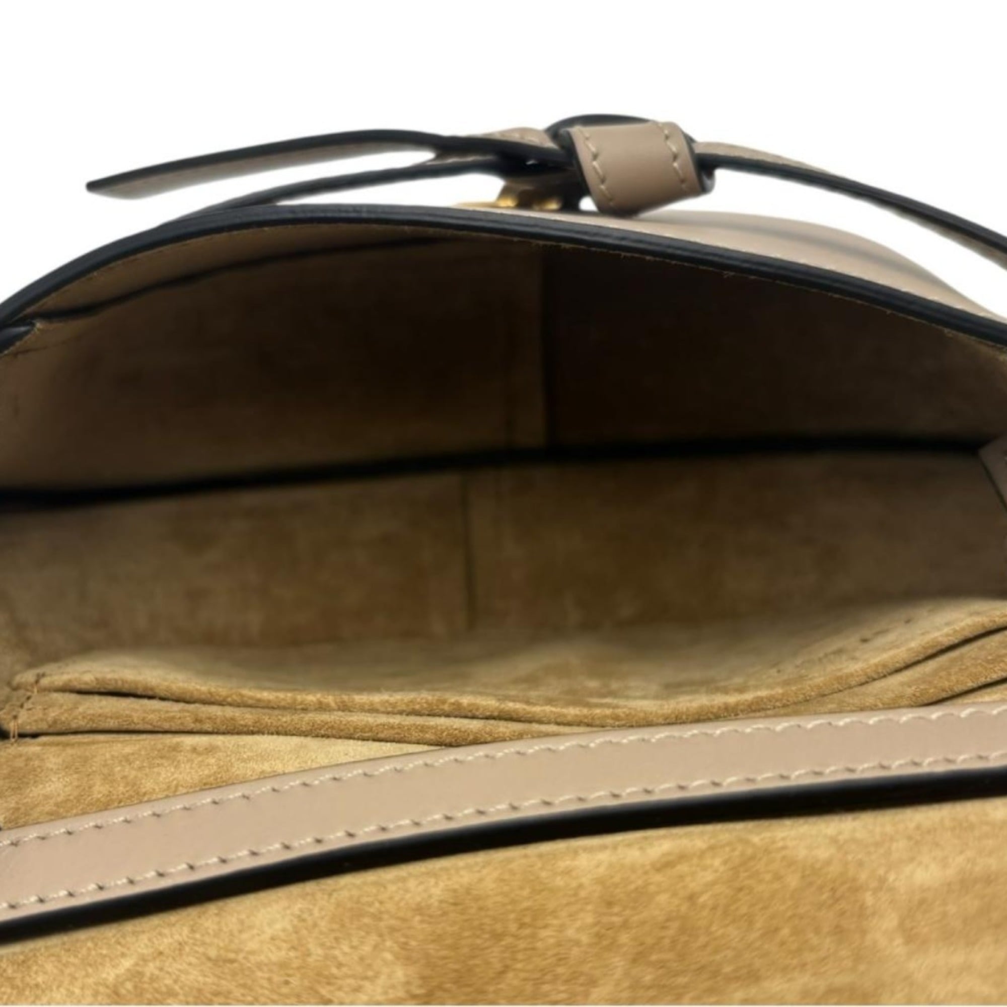 Loewe Beige Leather Shoulder Bag (Pre-Owned)