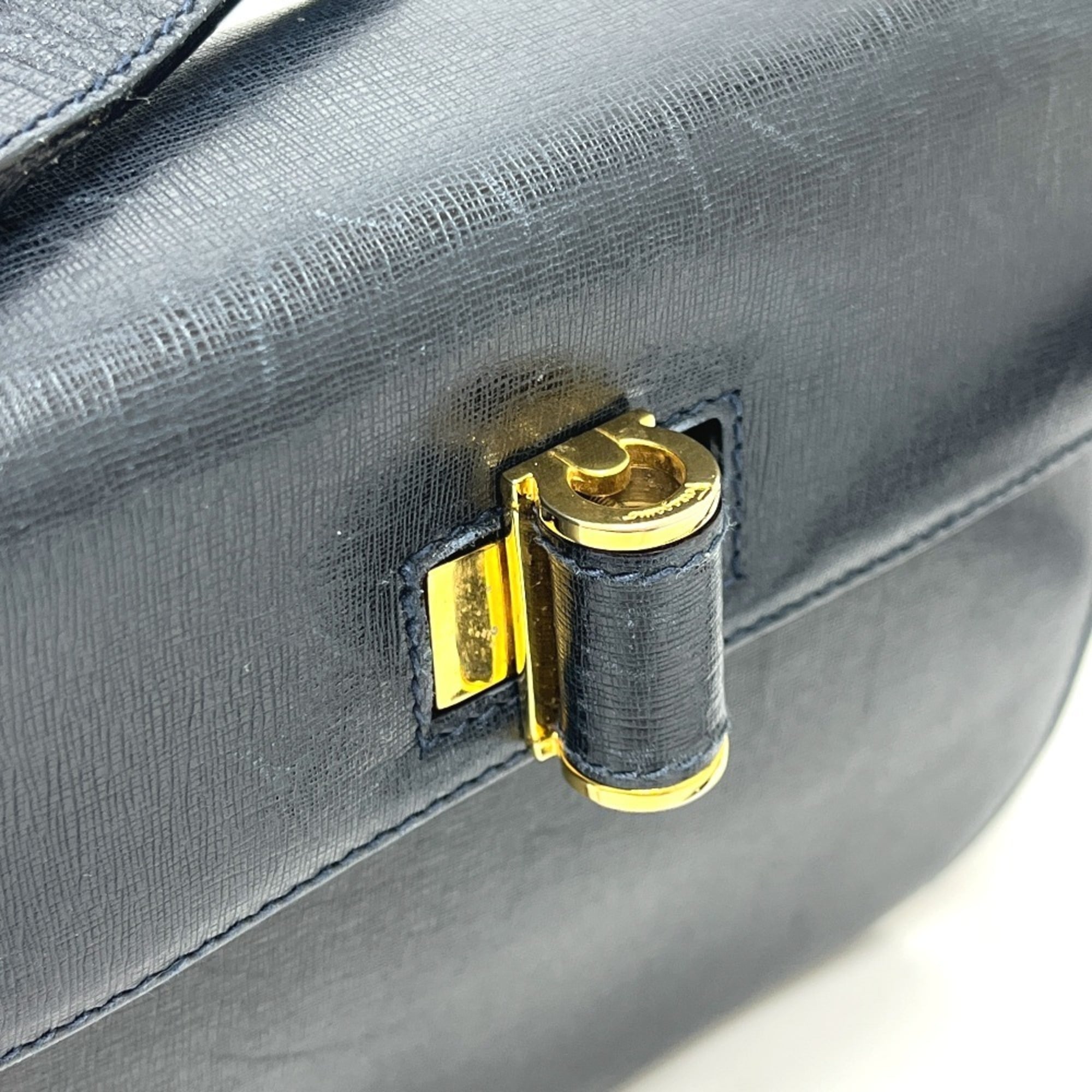 Salvatore Ferragamo Navy Leather Handbag Shoulder Bag (Pre-Owned)