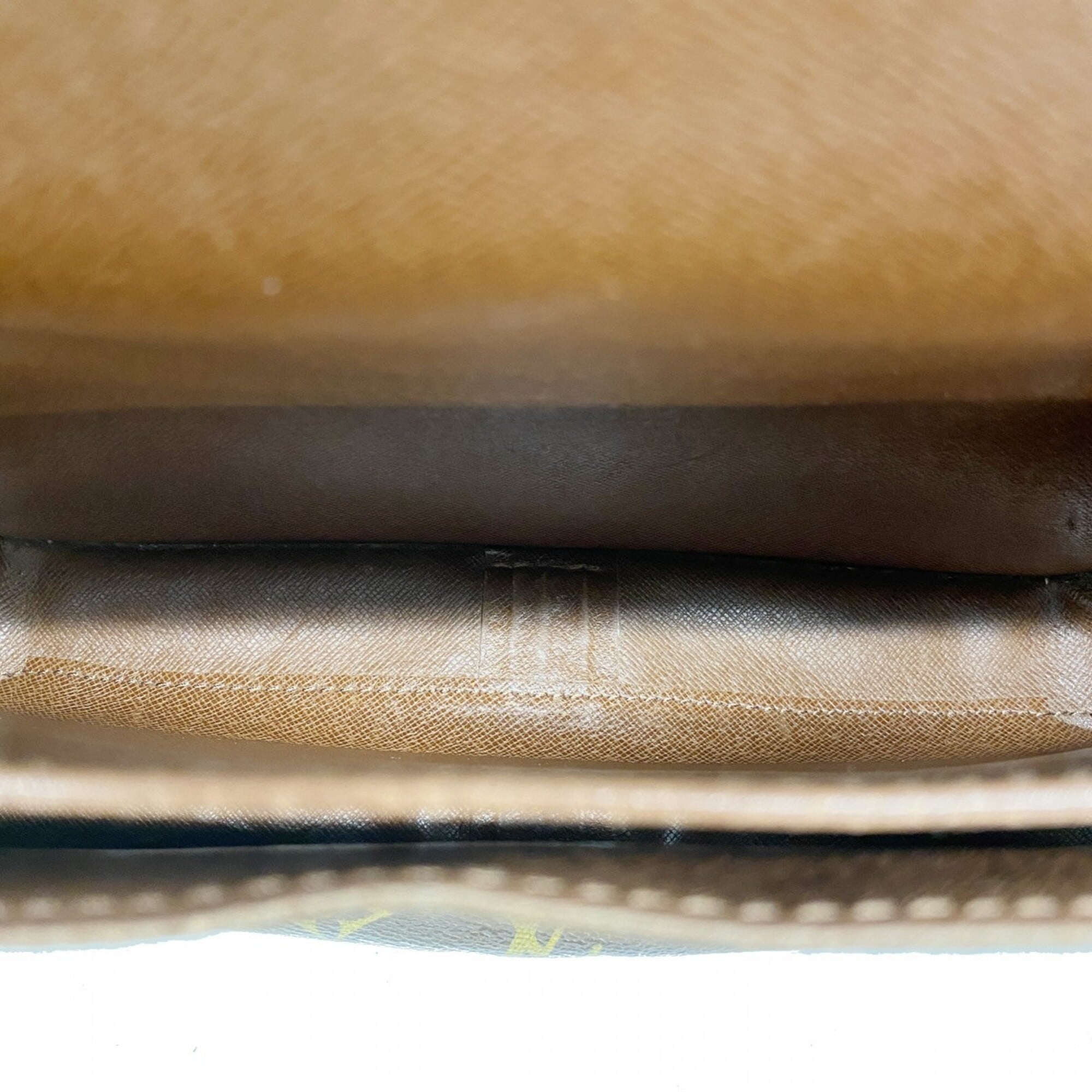 Louis Vuitton Brown Shoulder Bag (Pre-Owned)