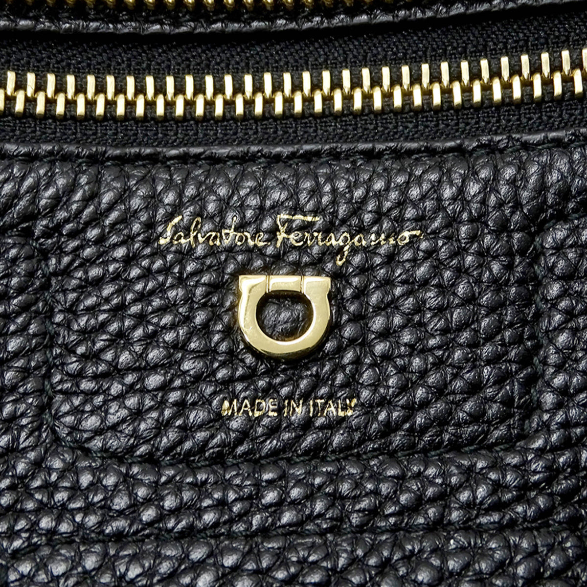 Salvatore Ferragamo Black Leather Handbag Shoulder Bag (Pre-Owned)