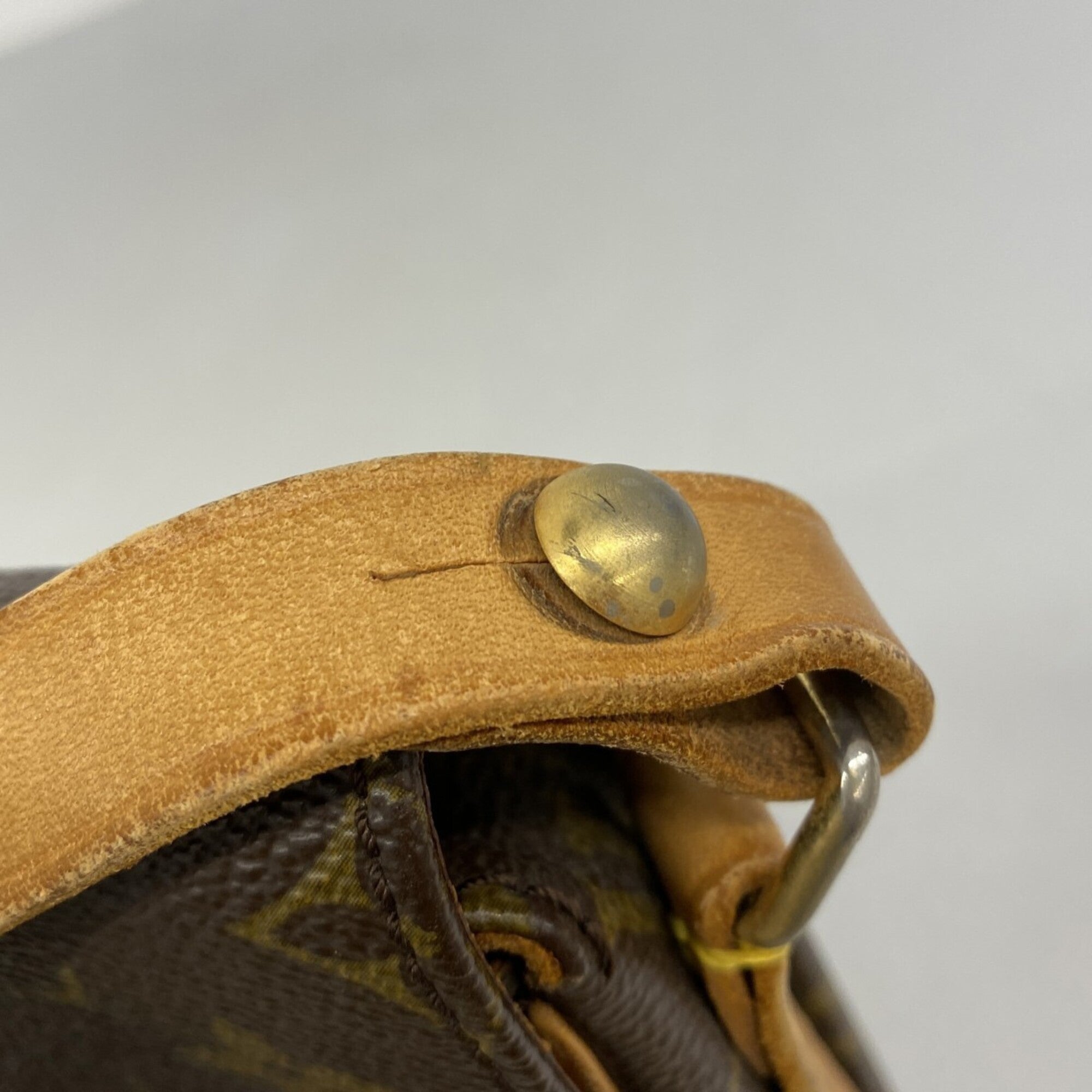 Louis Vuitton Brown Shoulder Bag (Pre-Owned)