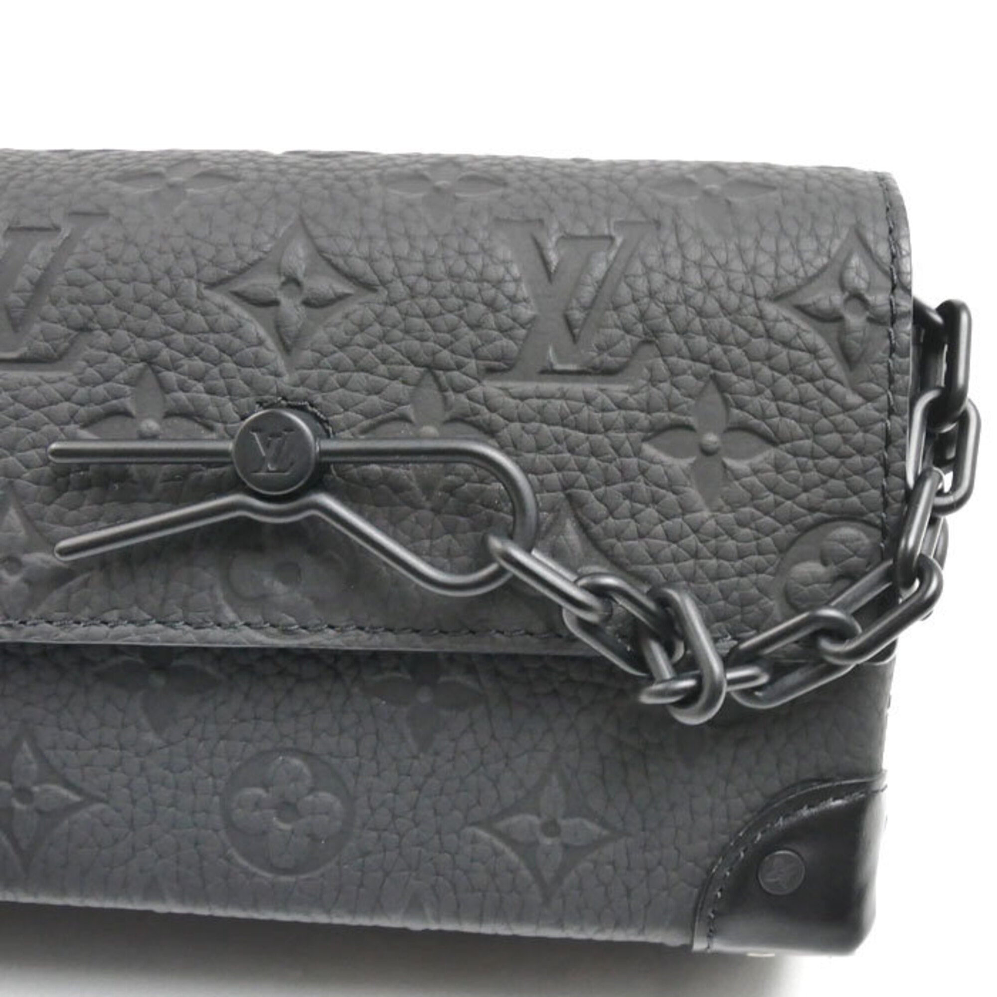 Louis Vuitton Black Shoulder Bag (Pre-Owned)
