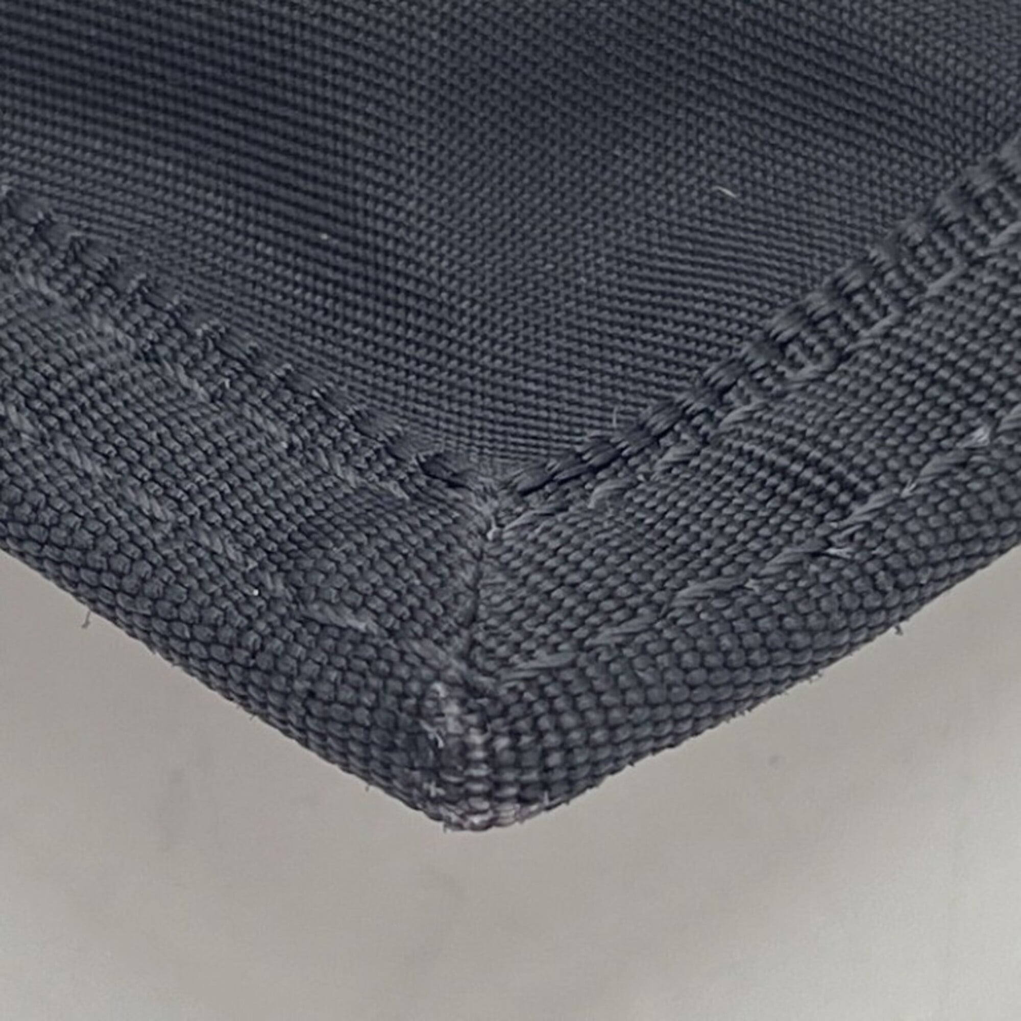 Burberry Black Nylon Pochette Pouch Shoulder Bag (Pre-Owned)
