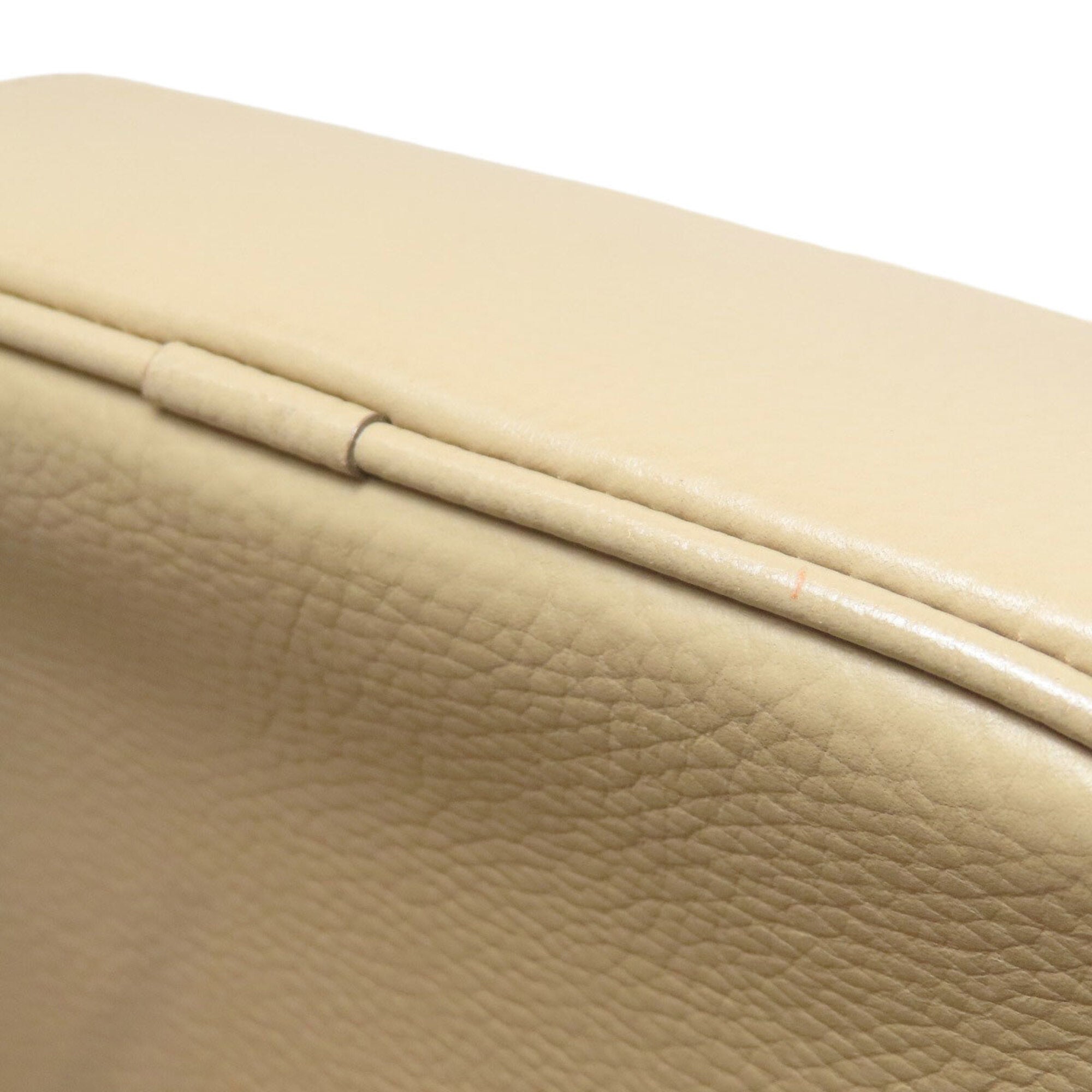 Burberry Beige Leather Shoulder Bag (Pre-Owned)