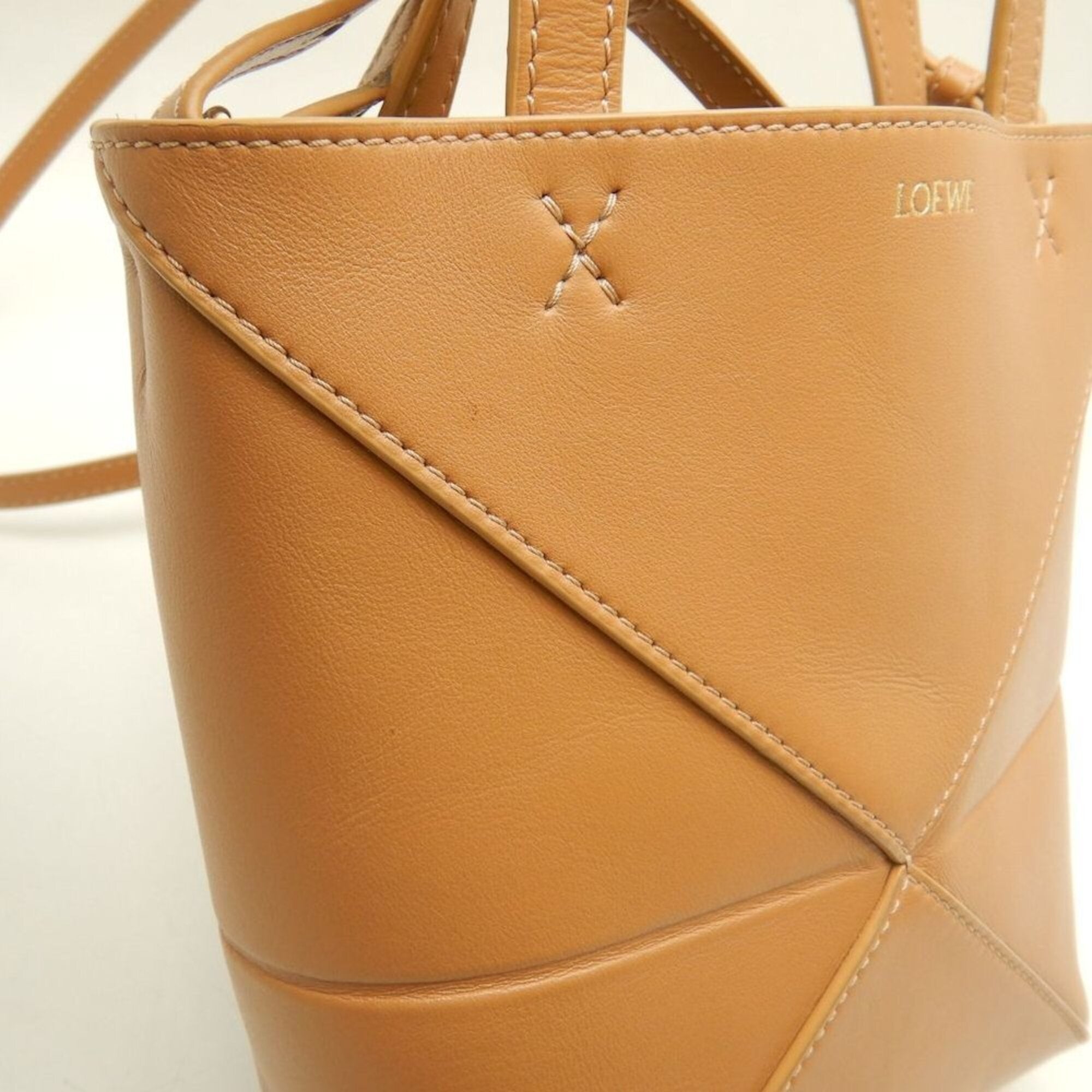 Loewe Gold Leather Tote Bag (Pre-Owned)