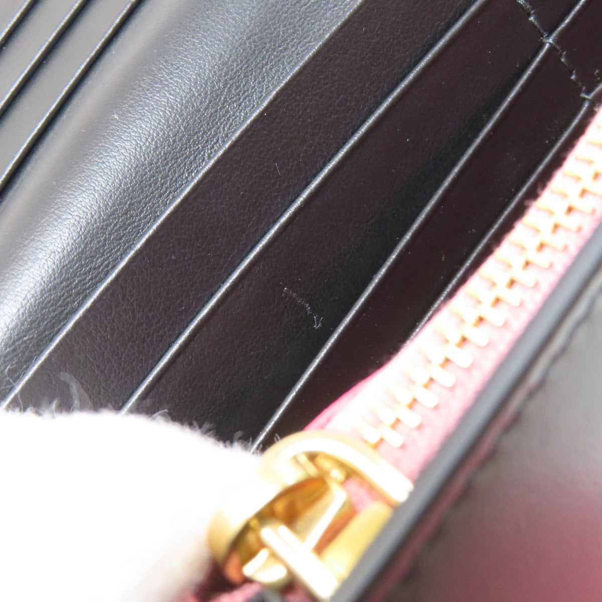 Miu Miu Black Leather Long Wallet (Bi-Fold) (Pre-Owned)