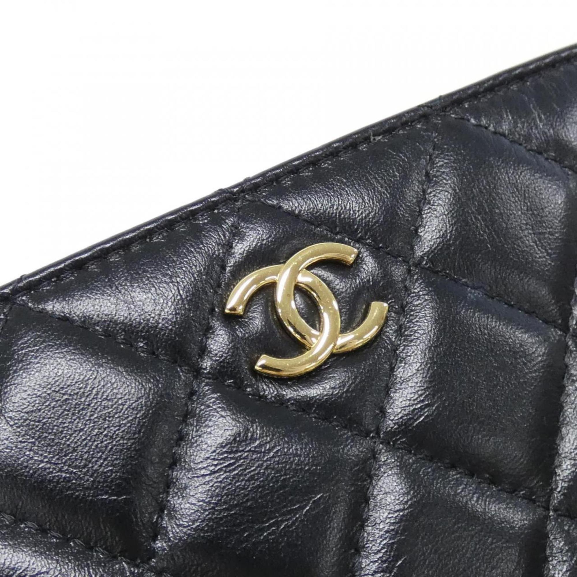Chanel Black Leather Shoulder Bag (Pre-Owned)