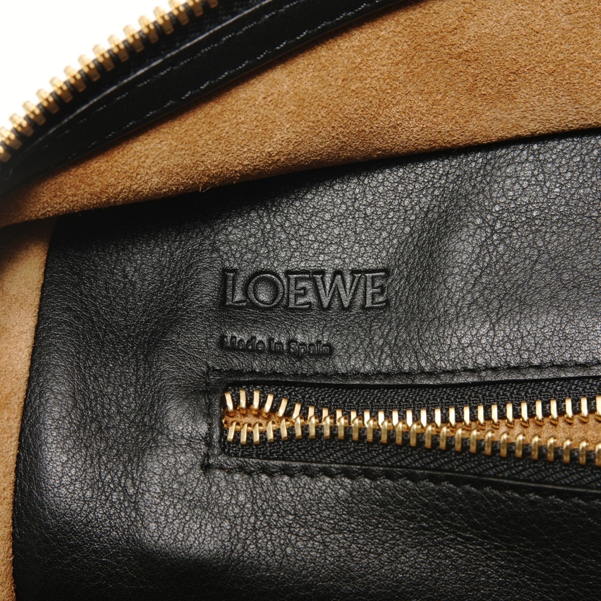 Loewe Black Handbag (Pre-Owned)