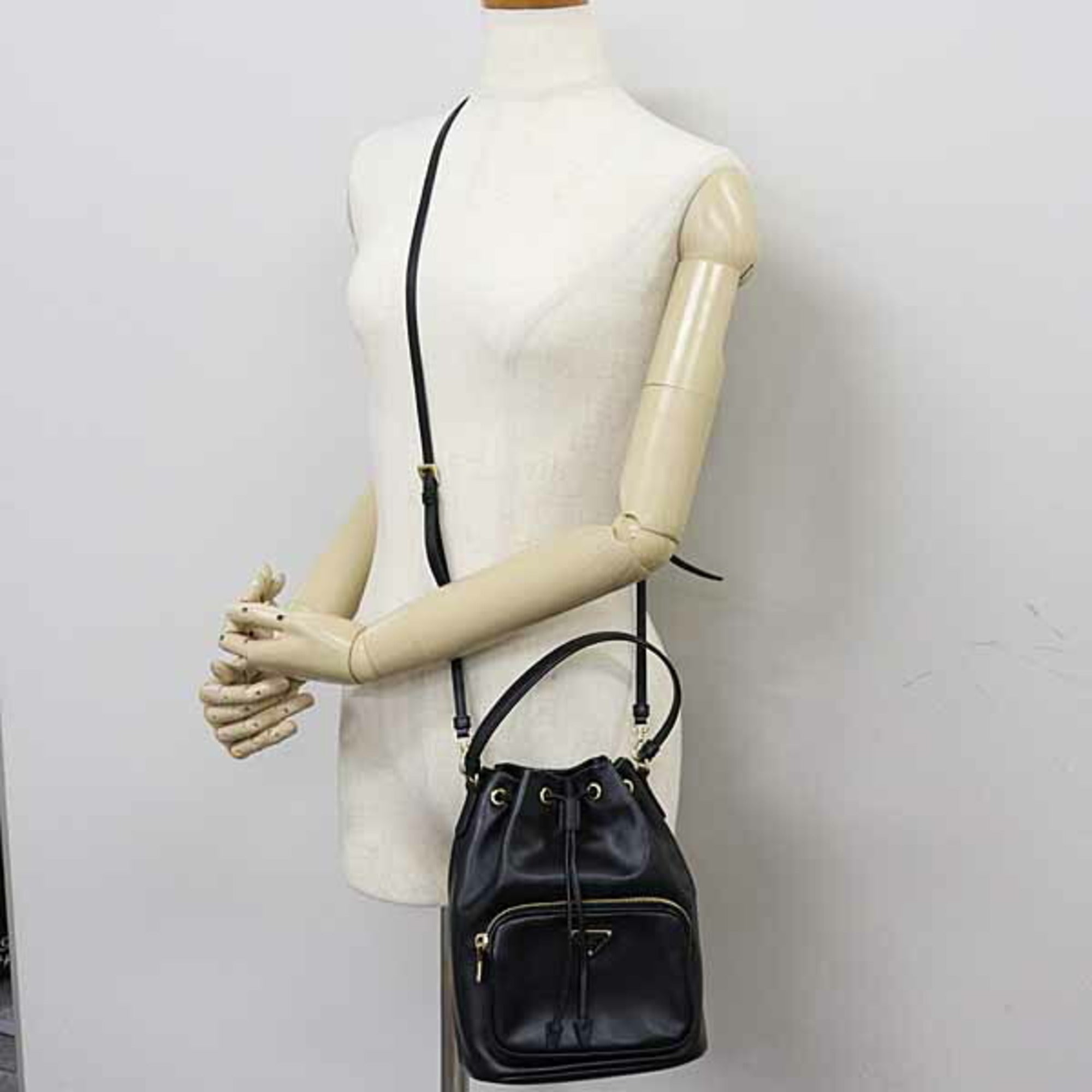 Prada Black Nero Leather Baguette Bag (Pre-Owned)