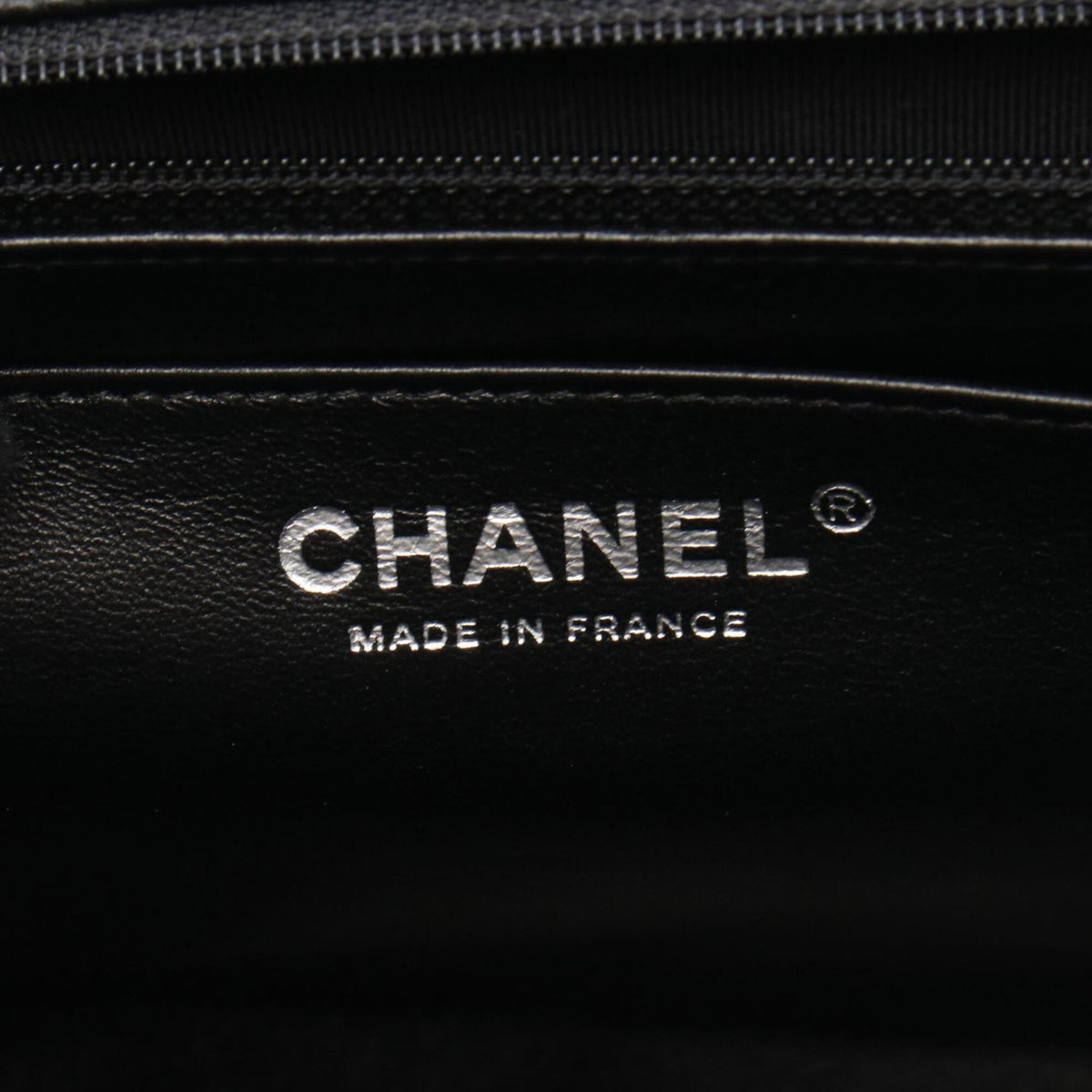 Chanel Black Grained Calfskin Handbag Shoulder Bag (Pre-Owned)