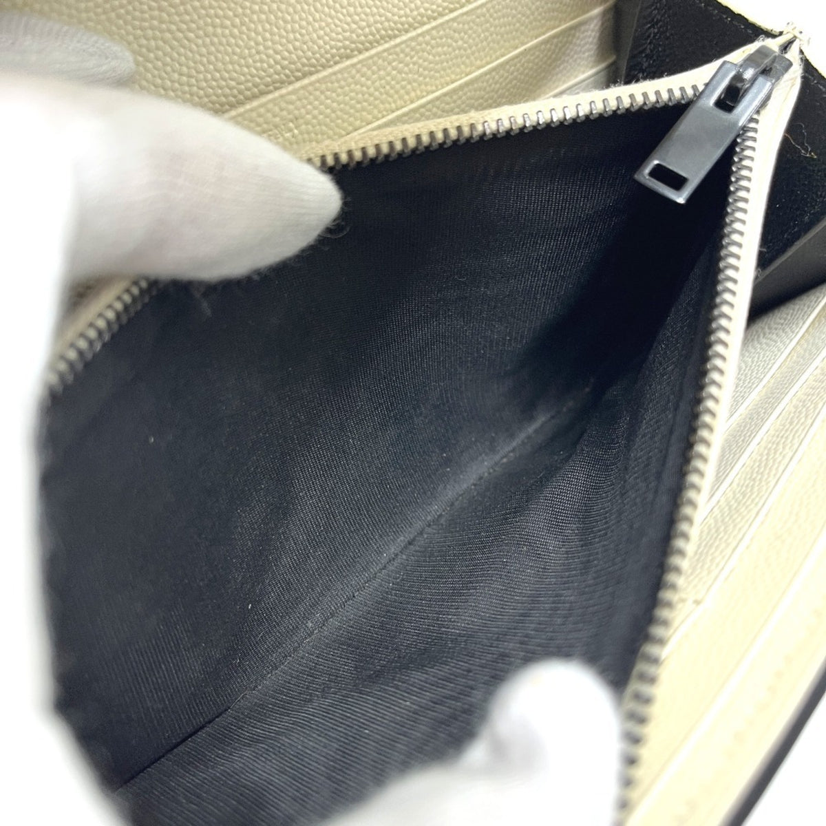 Yves Saint Laurent Black White Leather Long Wallet (Bi-Fold) (Pre-Owned)