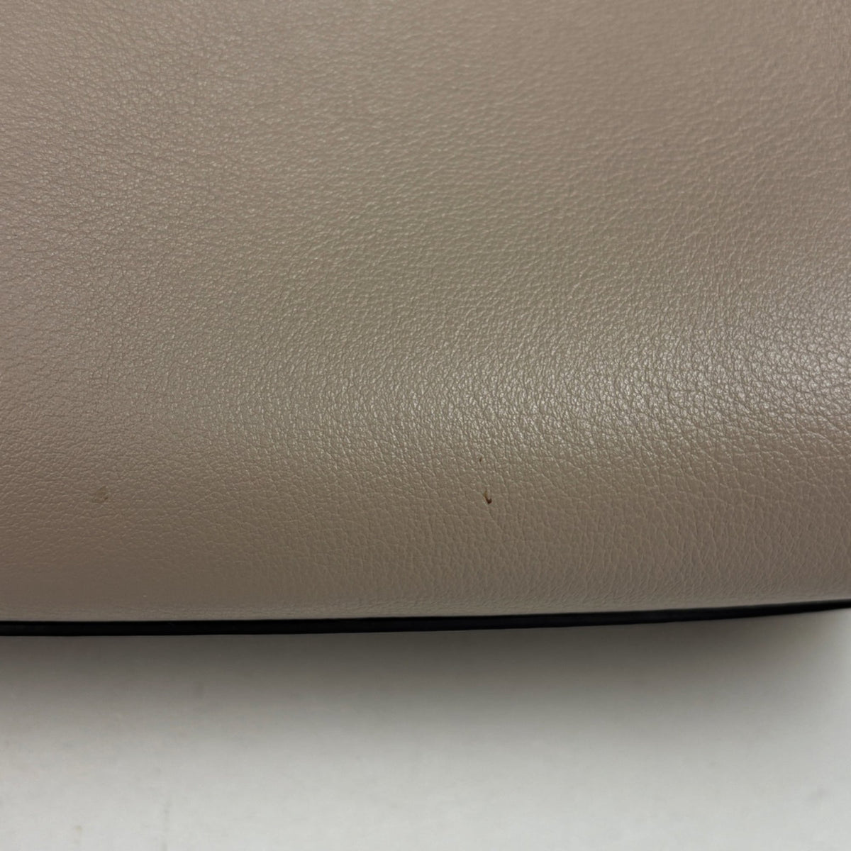 Fendi Beige Leather Handbag (Pre-Owned)